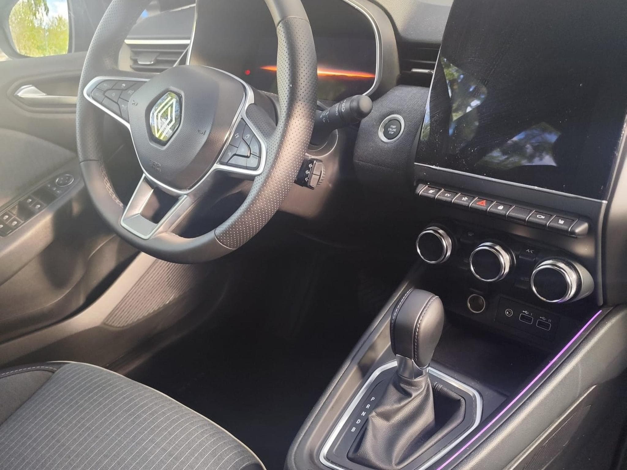 Renault Clio E-Tech Full Hybrid 145-negotiable price (2024) - Foto 3