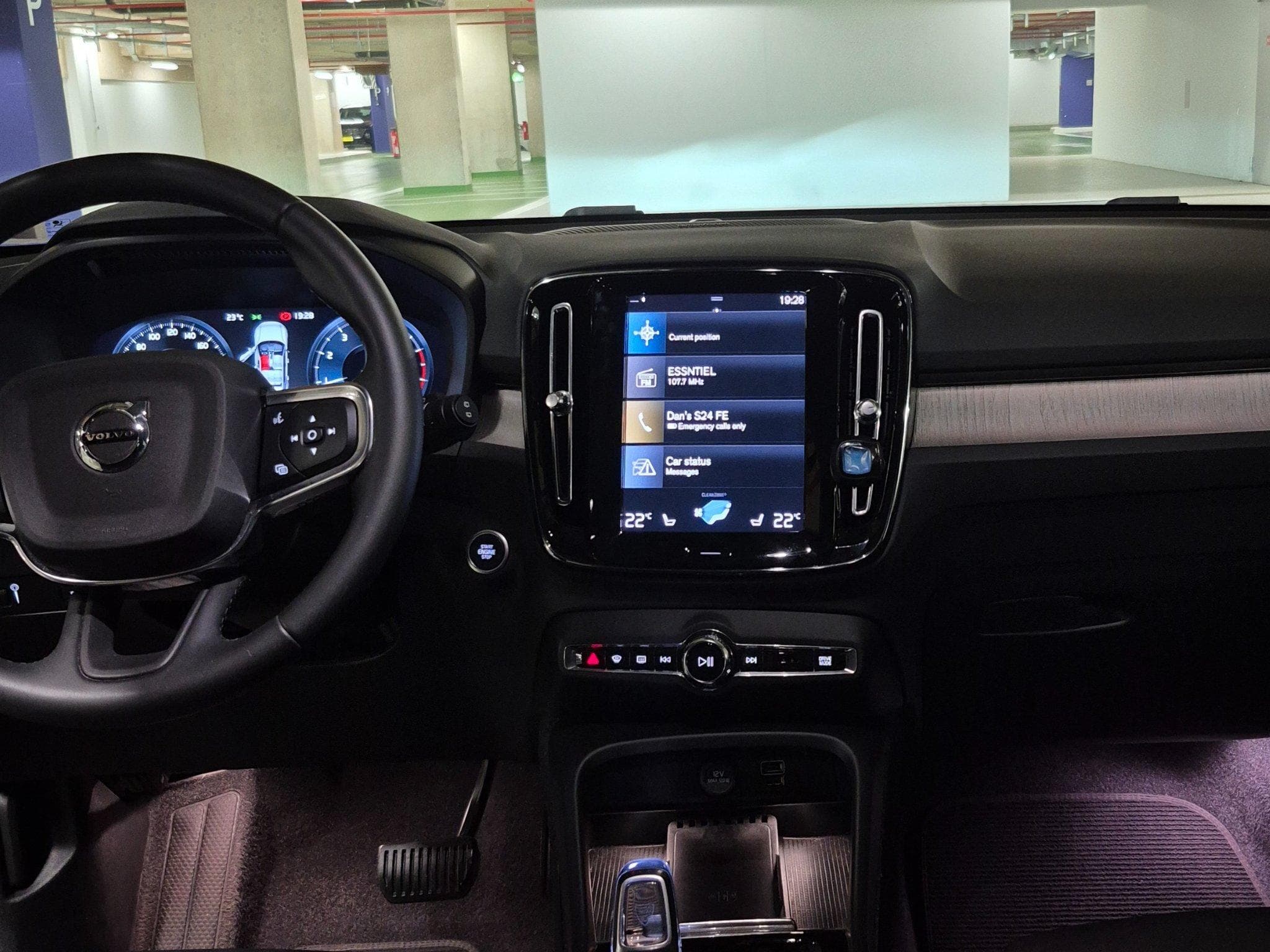 Volvo XC40 T2 Plus Dark (2022) - Photo 2