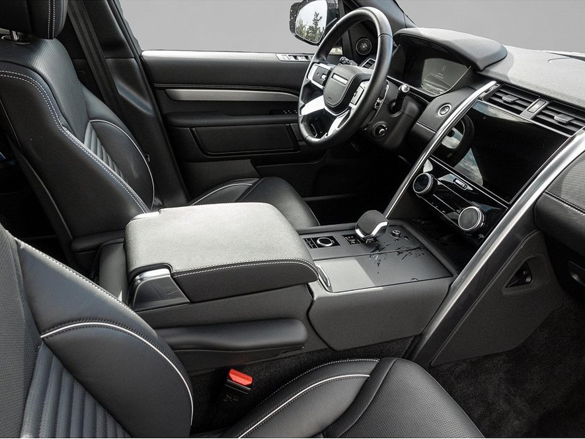 Land-Rover Discovery (2024) - Photo 6