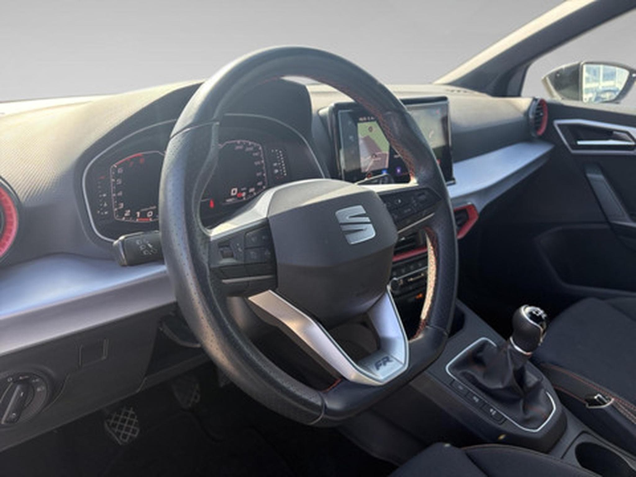 Seat Ibiza 5D 1.0 TSI FR DIGITAL COCKPIT (2024) - Foto 4