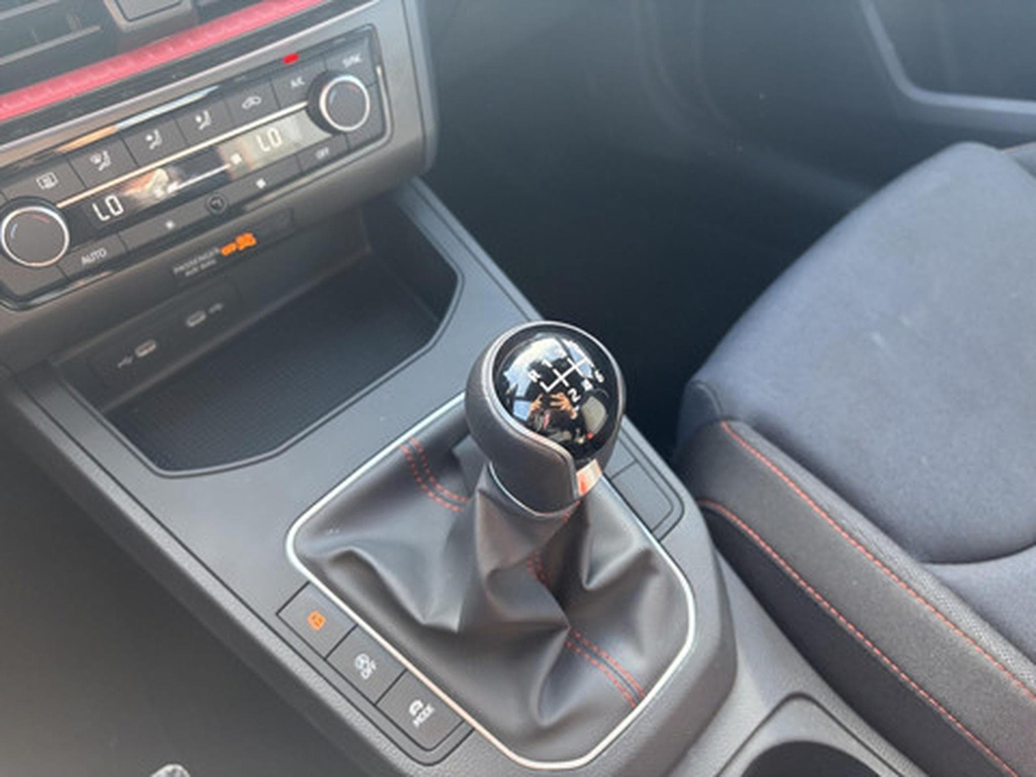 Seat Ibiza 5D 1.0 TSI FR DIGITAL COCKPIT (2024) - Foto 16