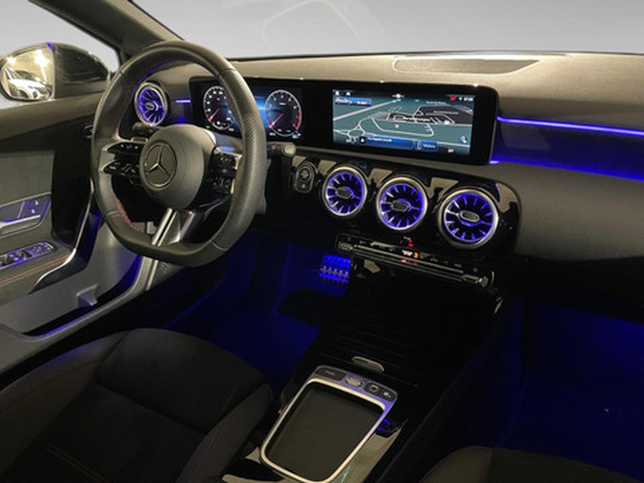 Mercedes A 200 1.3 hatchback AMG EDITION (2025) - Photo 7