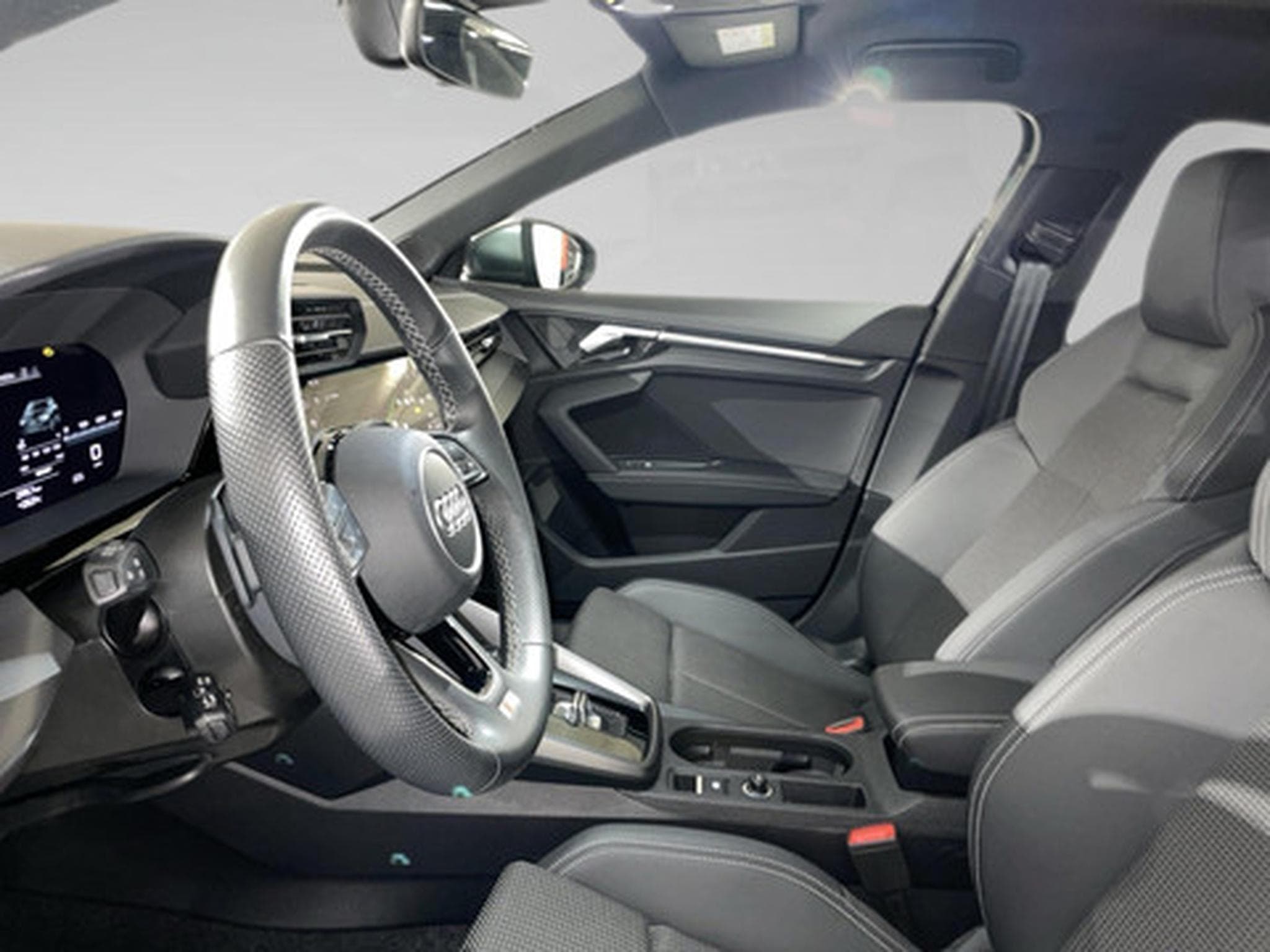 Audi S3 2.0 TFSI S3 S tronic quattro Sportback (2024) - Photo 4