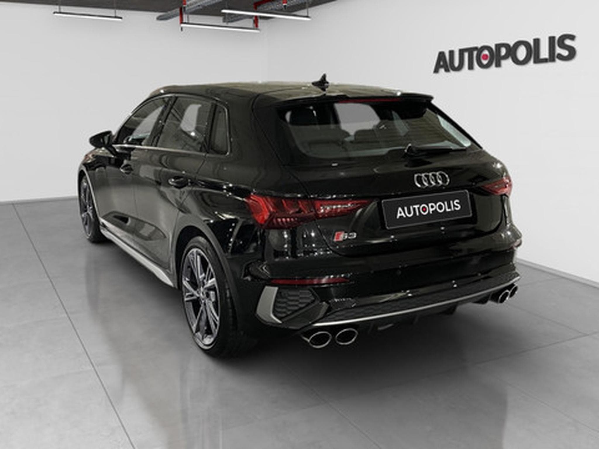 Audi S3 2.0 TFSI S3 S tronic quattro Sportback (2024) - Photo 18