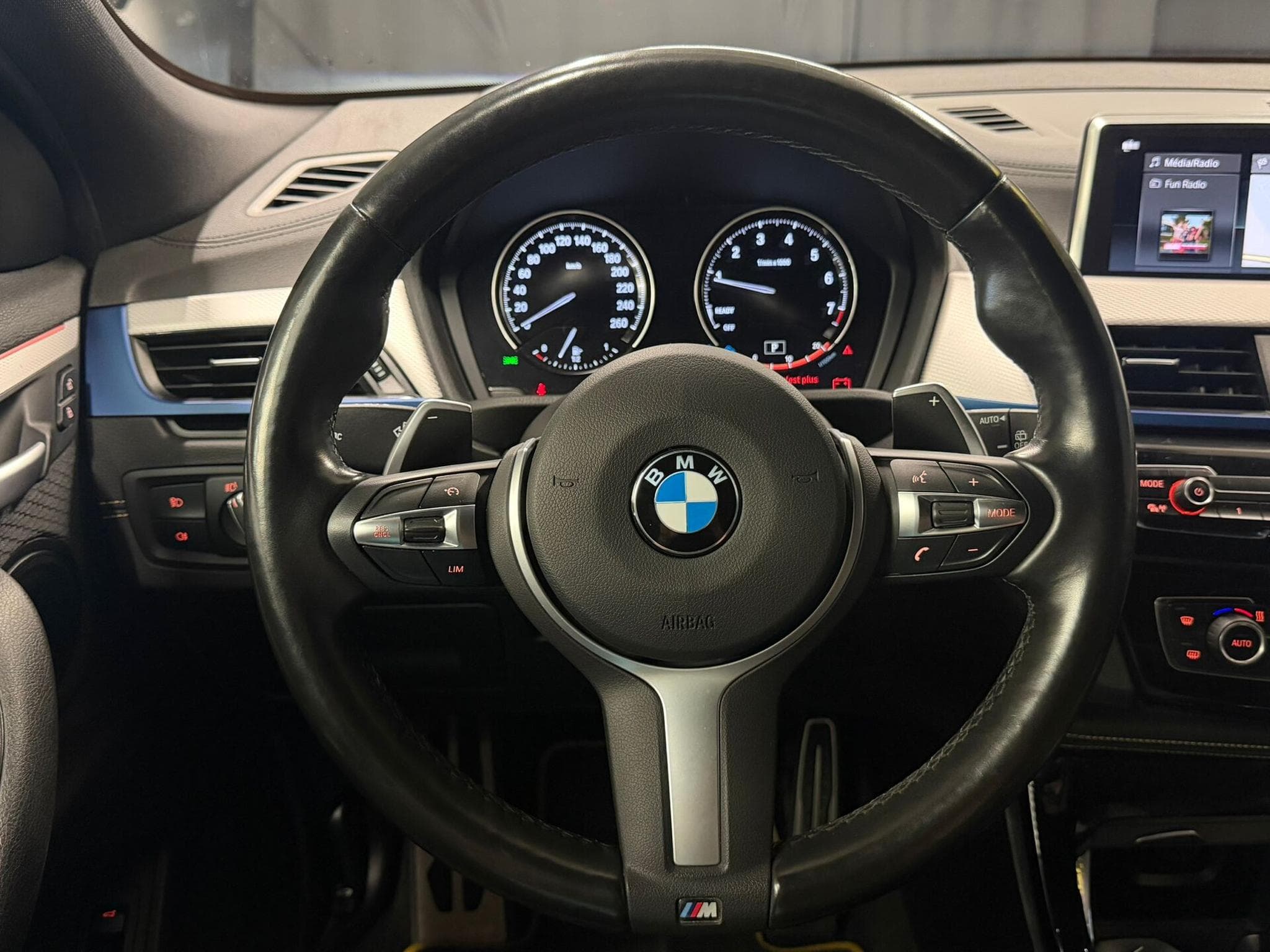 BMW X2 M35i FEUX LED / NAVI / HAYON ELEC (2021) - Photo 12