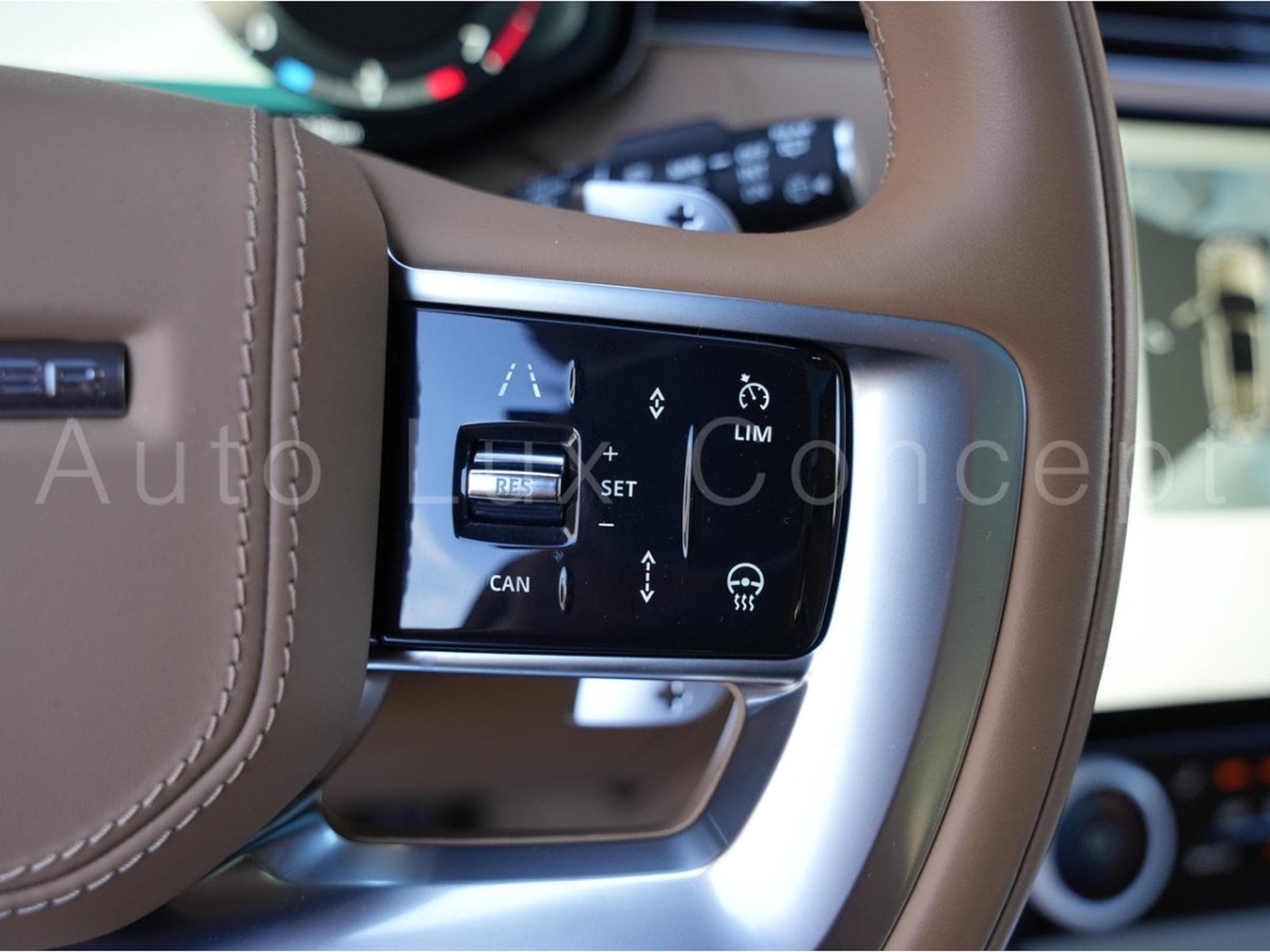 Land-Rover Range Rover LWB P530 SV (2025) - Photo 15