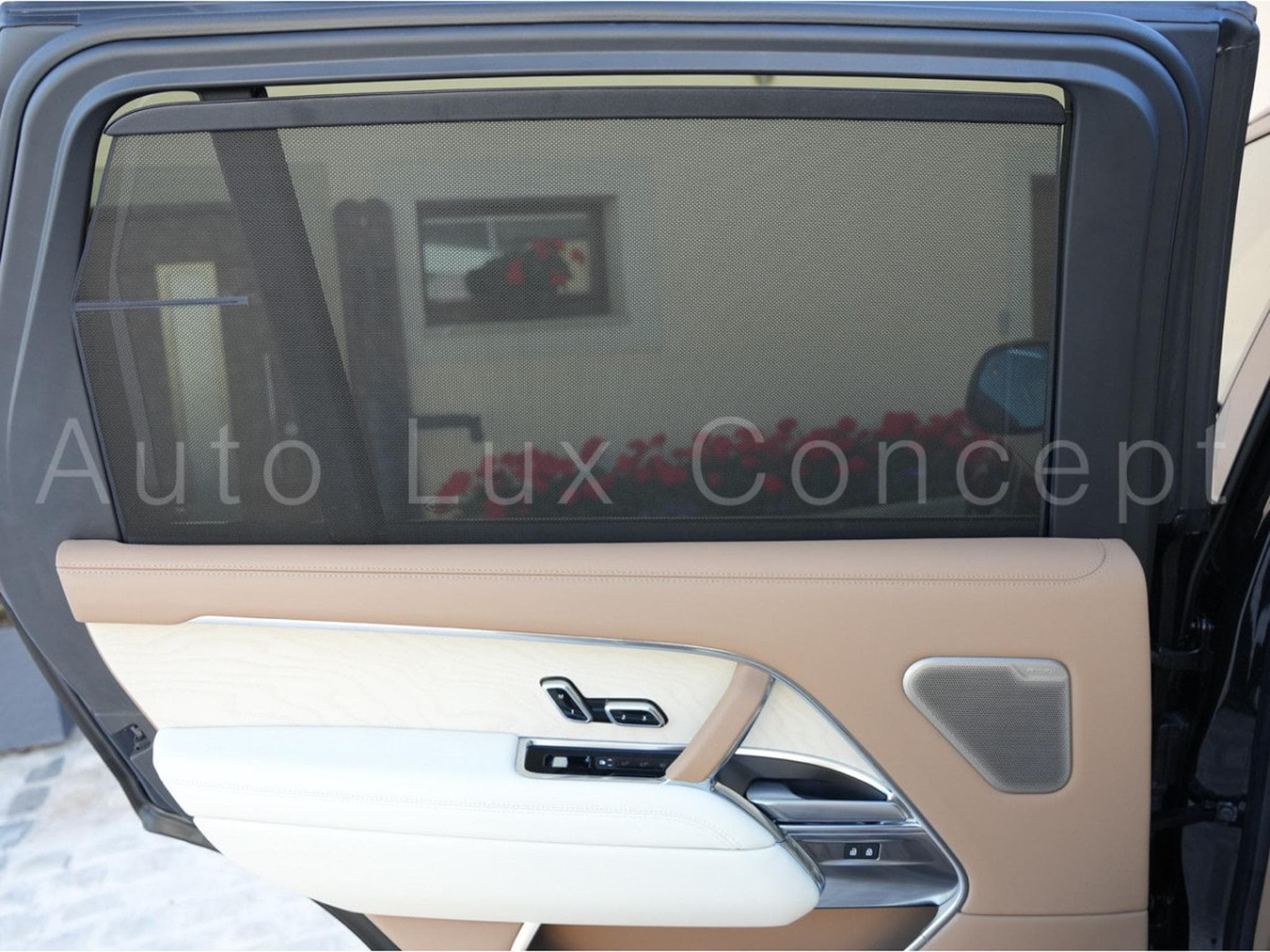 Land-Rover Range Rover LWB P530 SV (2025) - Photo 19