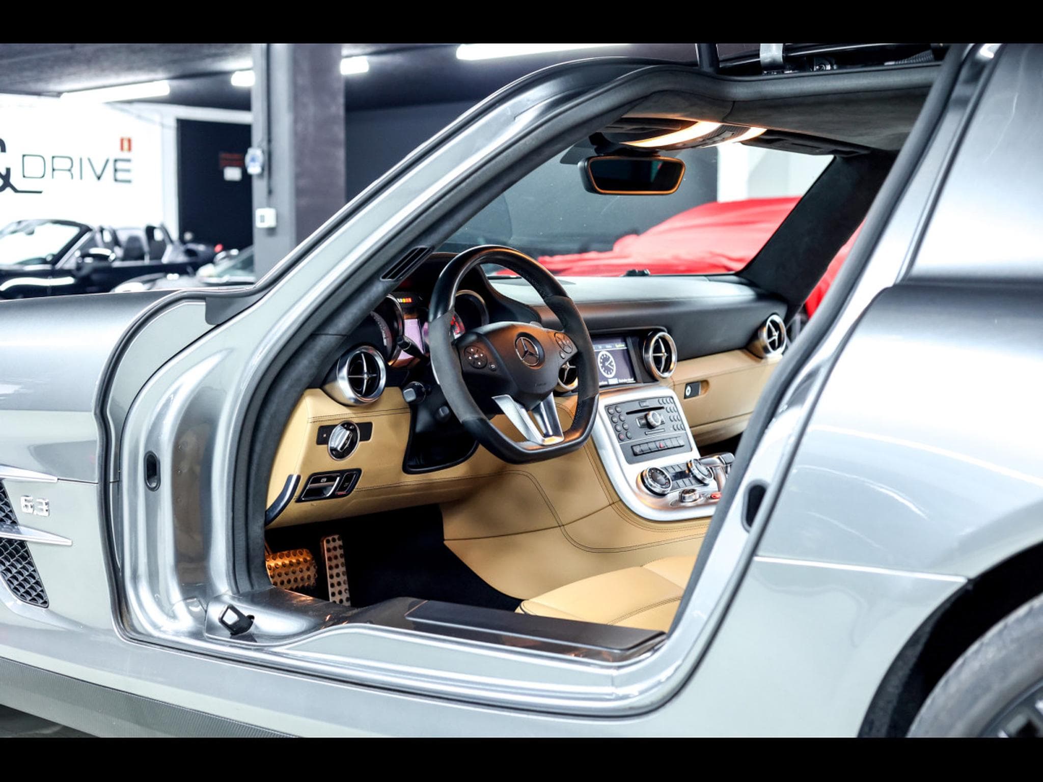 Mercedes SLS AMG AMG COUPE 6.3 V8 - HIMALAYAS GREY MIDDLE METALLIC (2011) - Foto 17