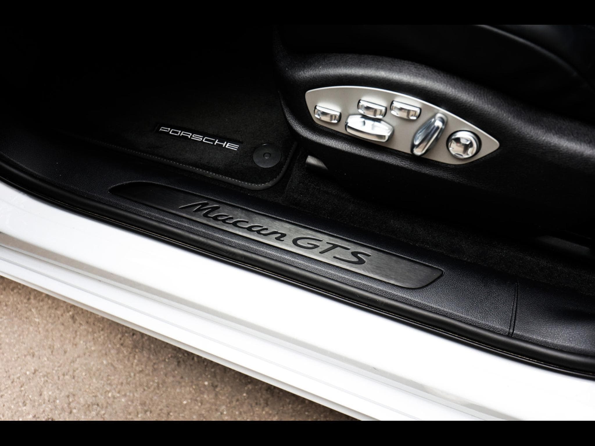 Porsche Macan III GTS PDK - CARRARA WHITE METALLIC (2023) - Foto 18