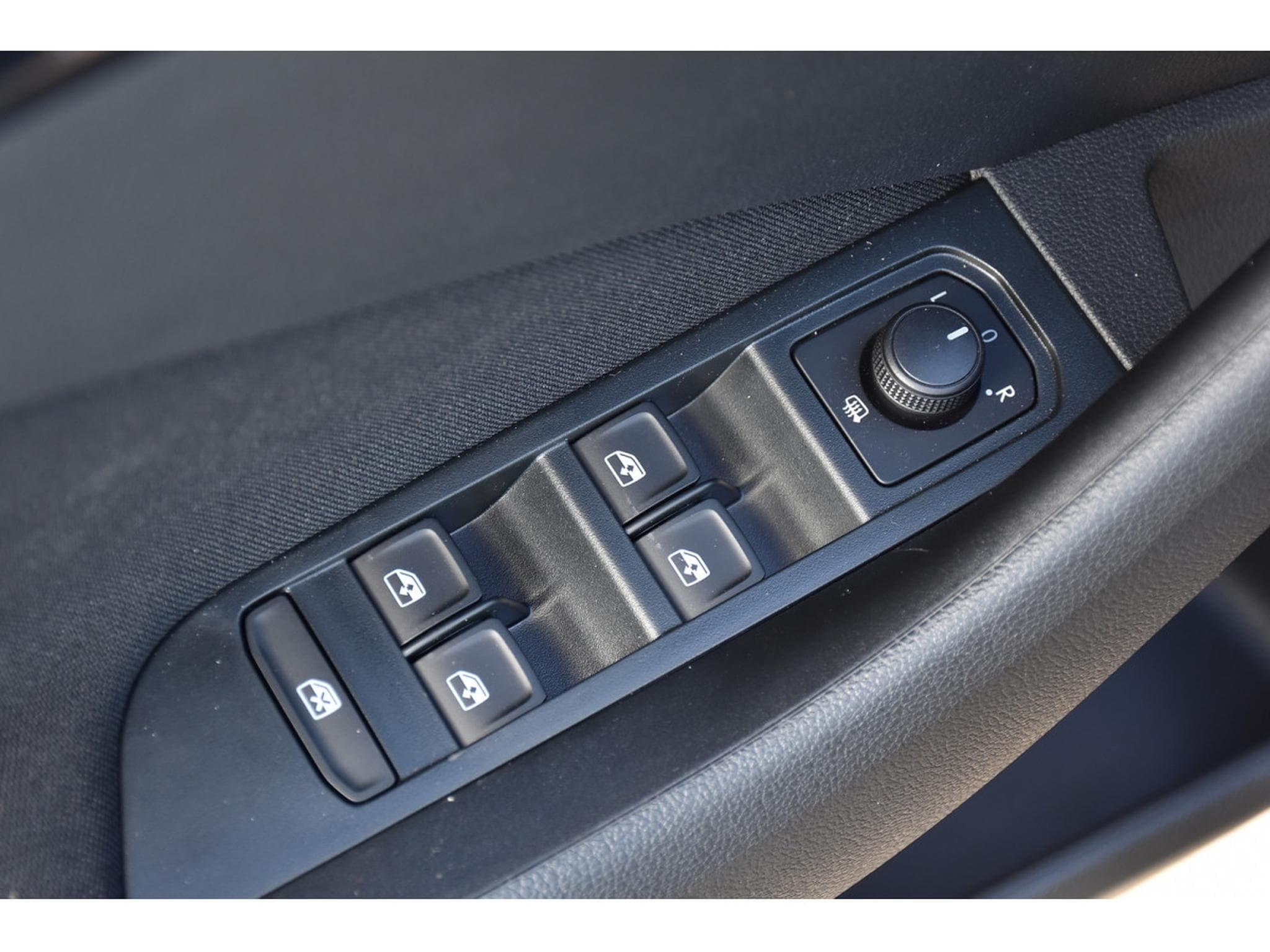 Skoda Kamiq 1.0 TSI 115 Selection DSG SG CHFF CLIMA REGUL SMARTLINK NEUF (2026) - Photo 19