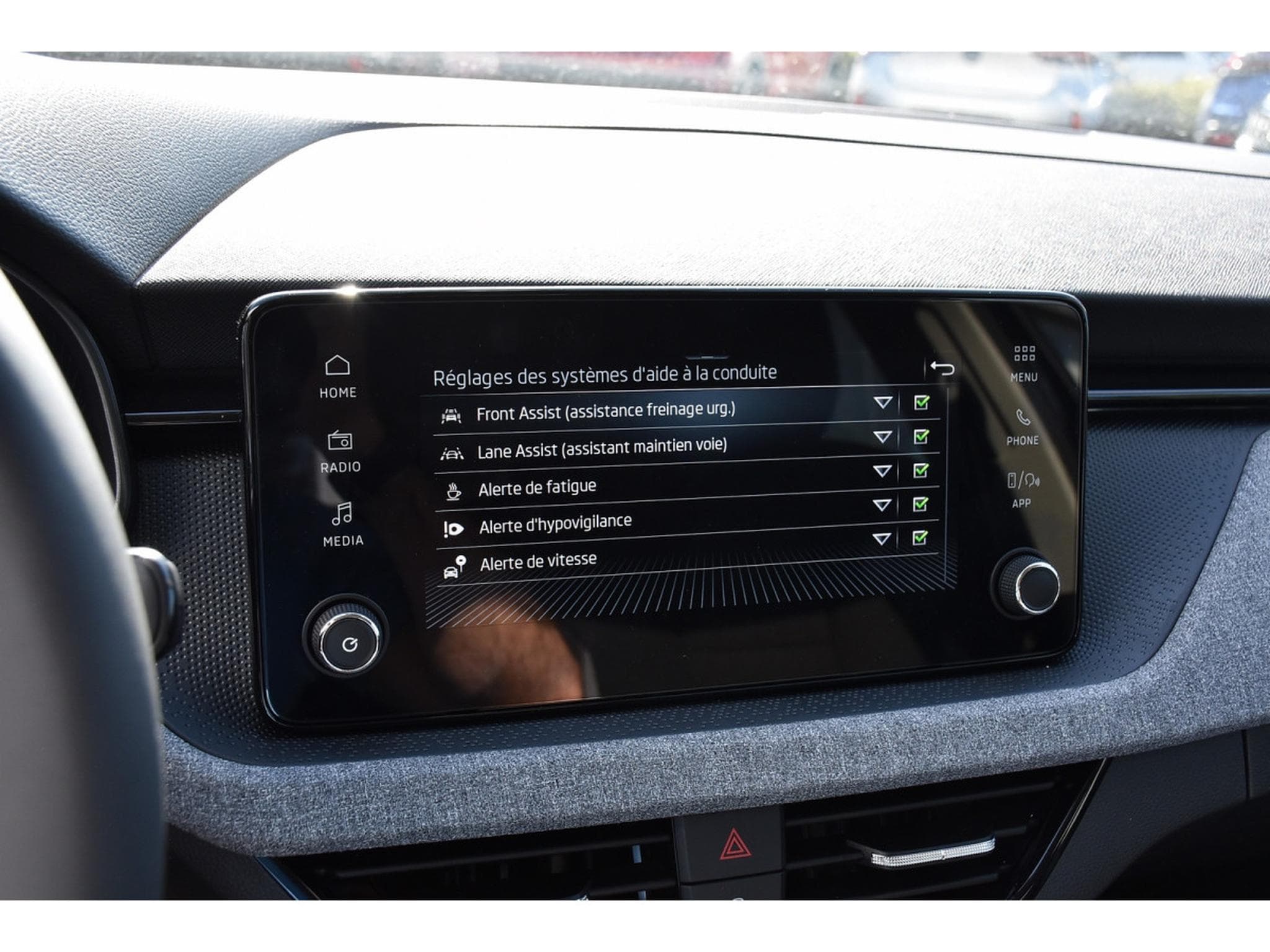 Skoda Kamiq 1.0 TSI 115 Selection DSG SG CHFF CLIMA REGUL SMARTLINK NEUF (2026) - Photo 13