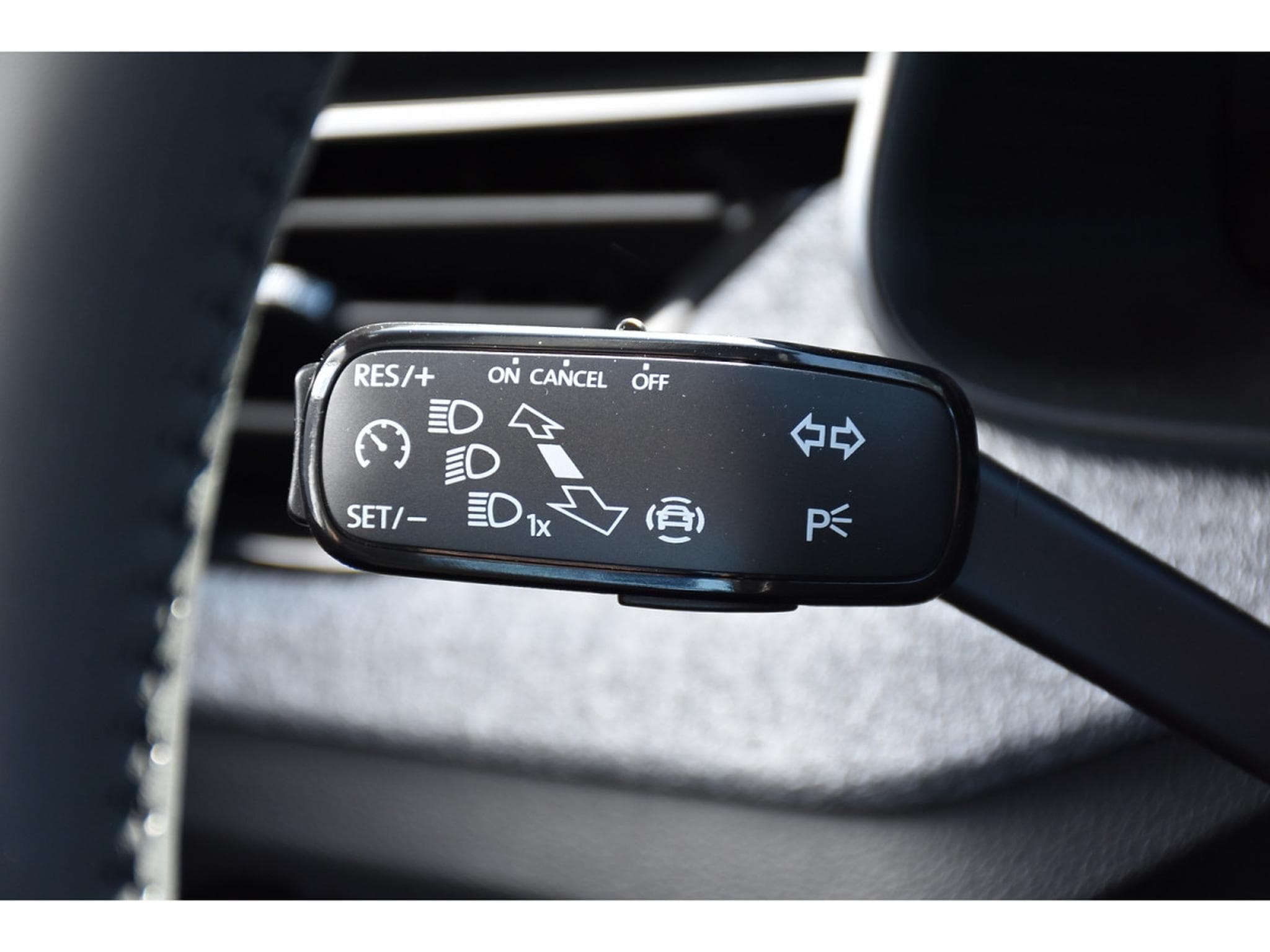 Skoda Kamiq 1.0 TSI 115 Selection DSG SG CHFF CLIMA REGUL SMARTLINK NEUF (2026) - Photo 17