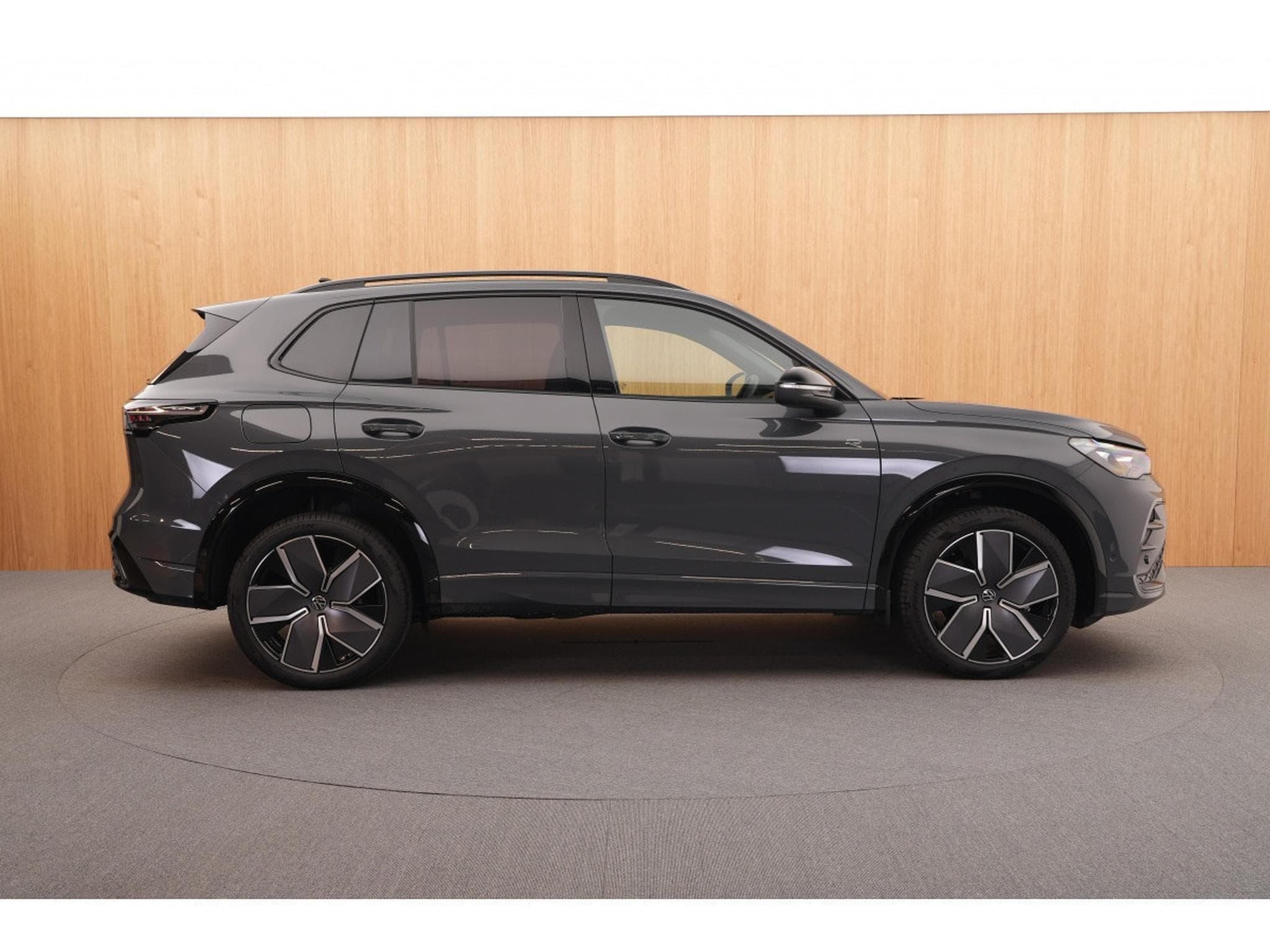 VW Tiguan R-Line 2.0 TDI 4Motion 200KW-272CV DSG7 - Toit Ouvrant - Att (2025) - Photo 8