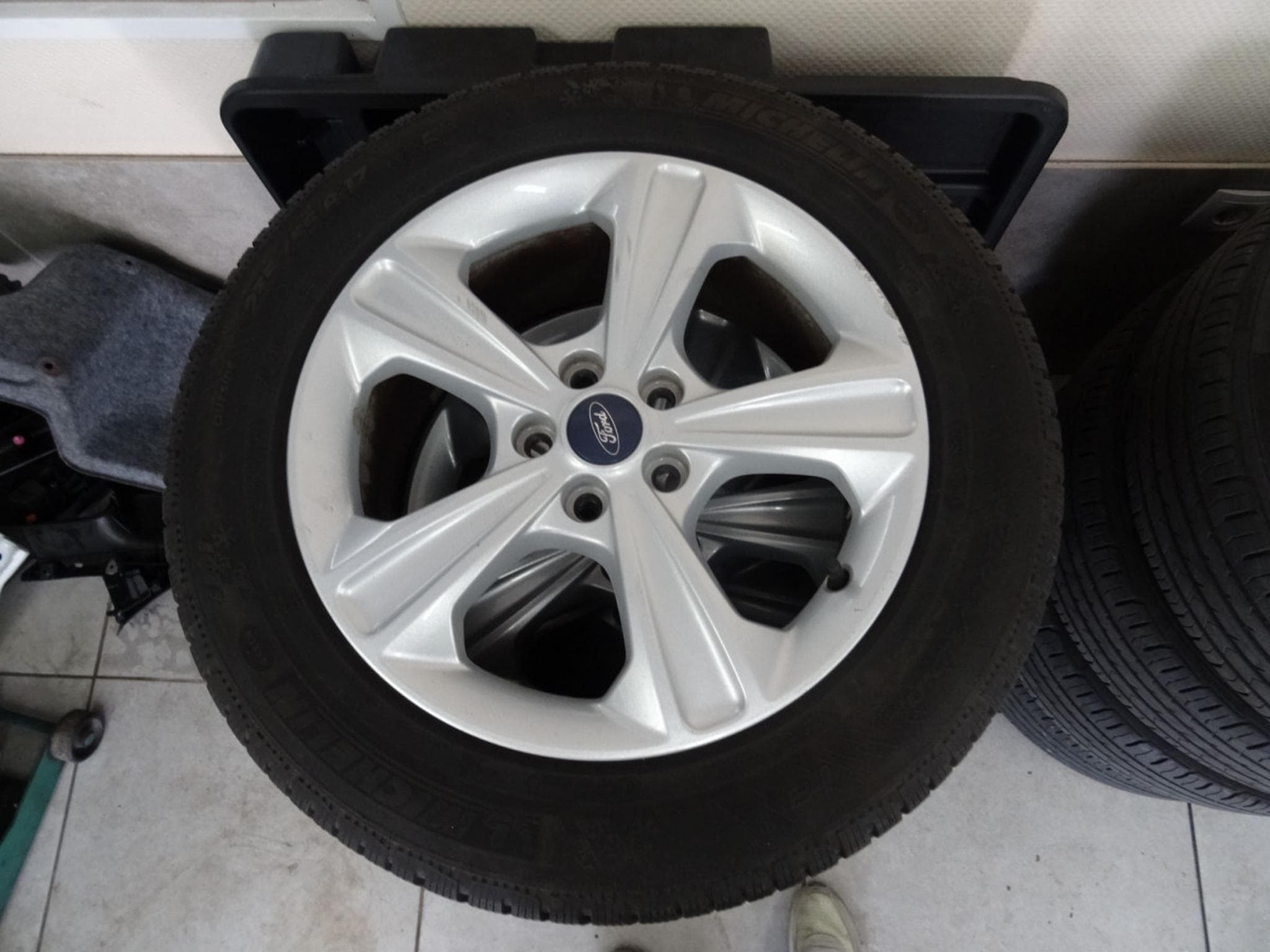 Jantes alu + Pneus h – 17" - Photo 1