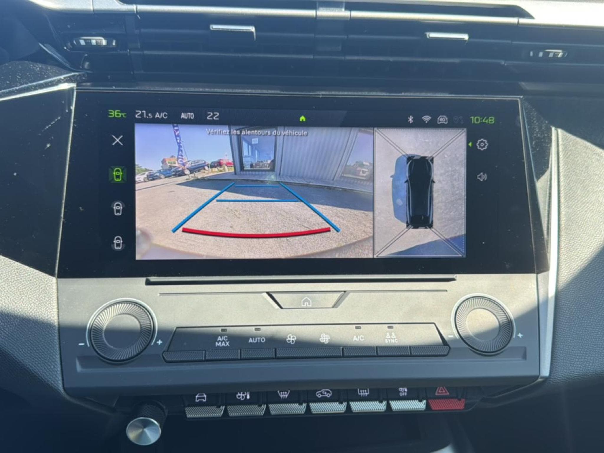 Peugeot 408 HYBRID 145 ALLURE E-DCS6 (2025) - Photo 18