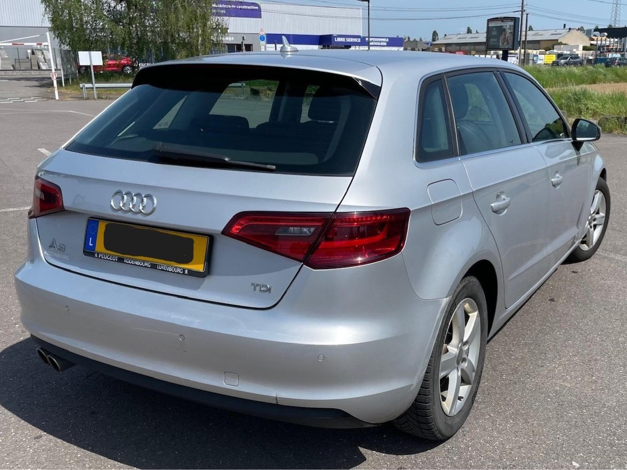 Audi A3 Ambition Luxe 2.0 TDI 150 ch Xénon Navi (2013) - Photo 3