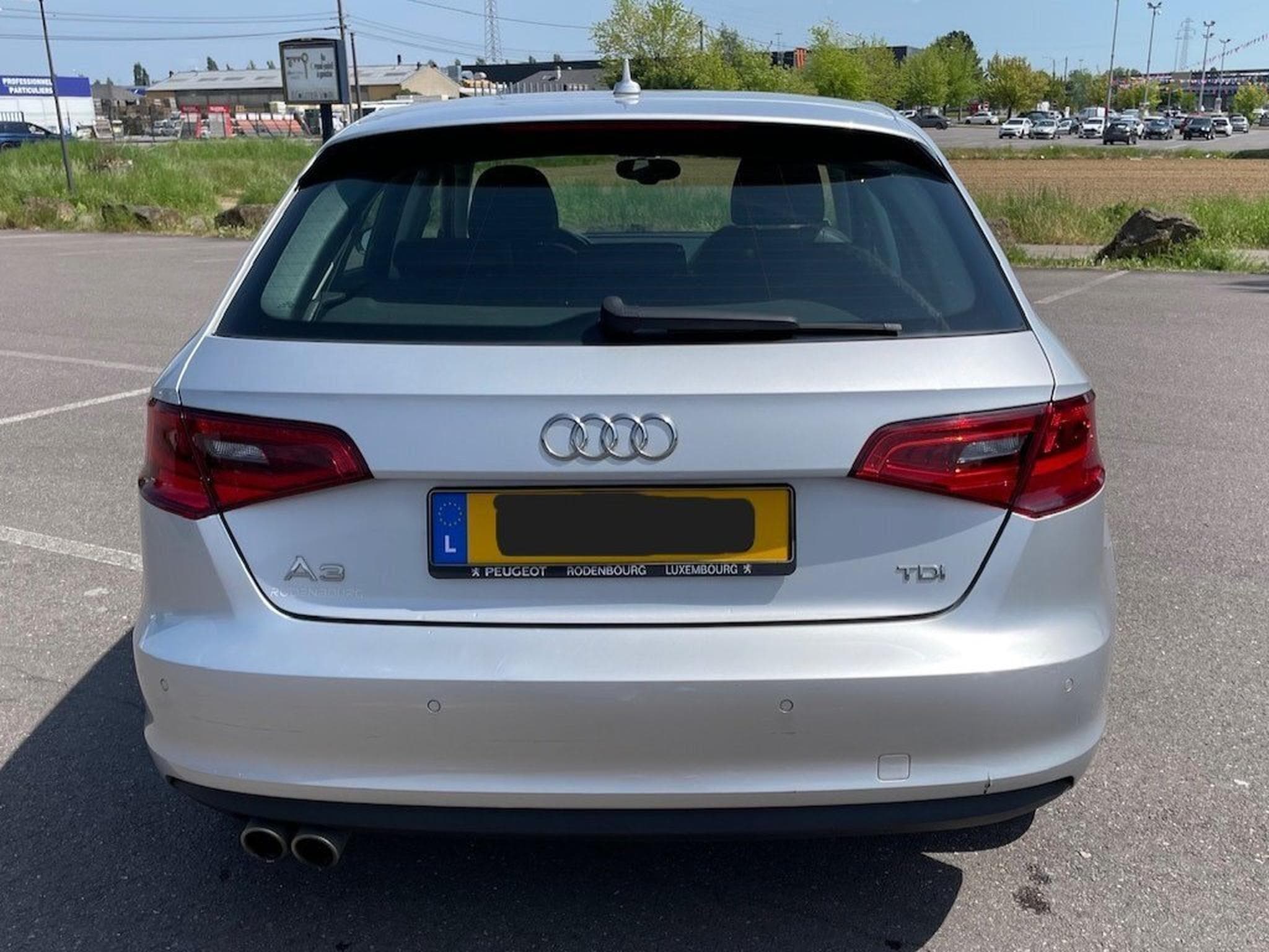 Audi A3 Ambition Luxe 2.0 TDI 150 ch Xénon Navi (2013) - Photo 4