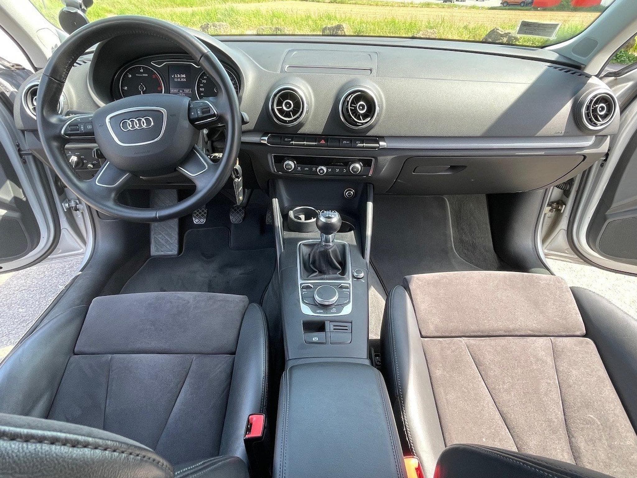Audi A3 Ambition Luxe 2.0 TDI 150 ch Xénon Navi (2013) - Photo 5
