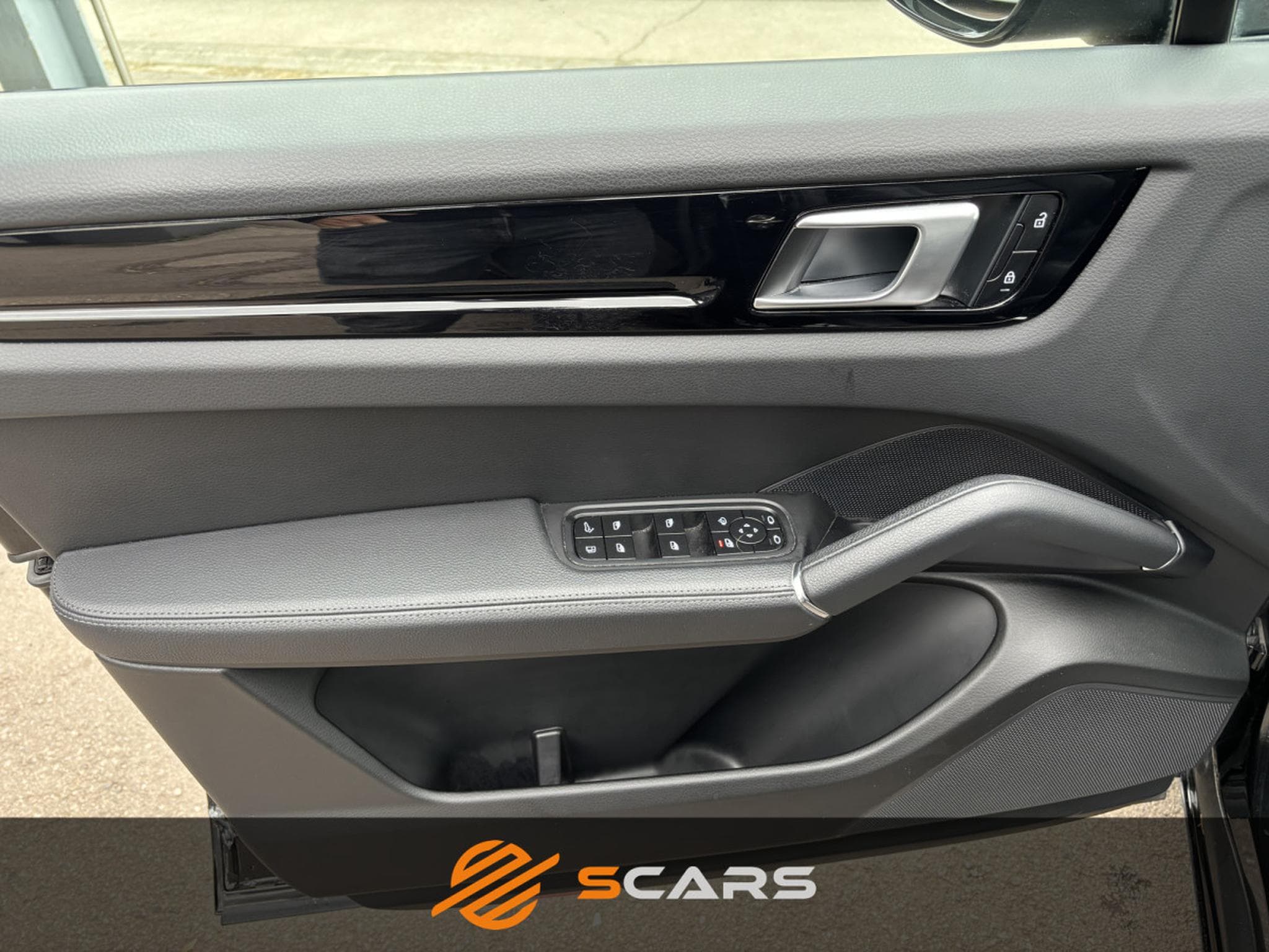 Porsche Cayenne E-Hybrid 3.0 V6 470cv (2022) - Photo 15