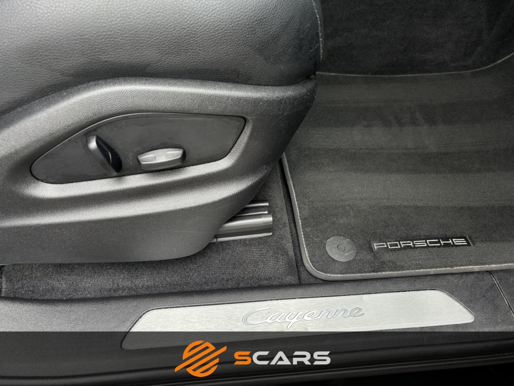 Porsche Cayenne E-Hybrid 3.0 V6 470cv (2022) - Photo 14