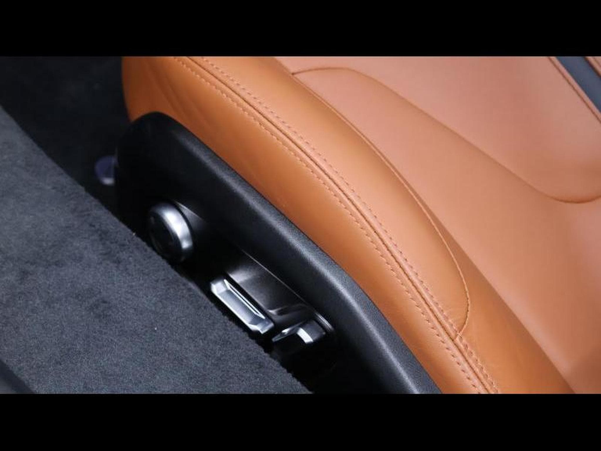 Lotus Emira 3.5 V6 405 First Edition (2022) - Foto 31