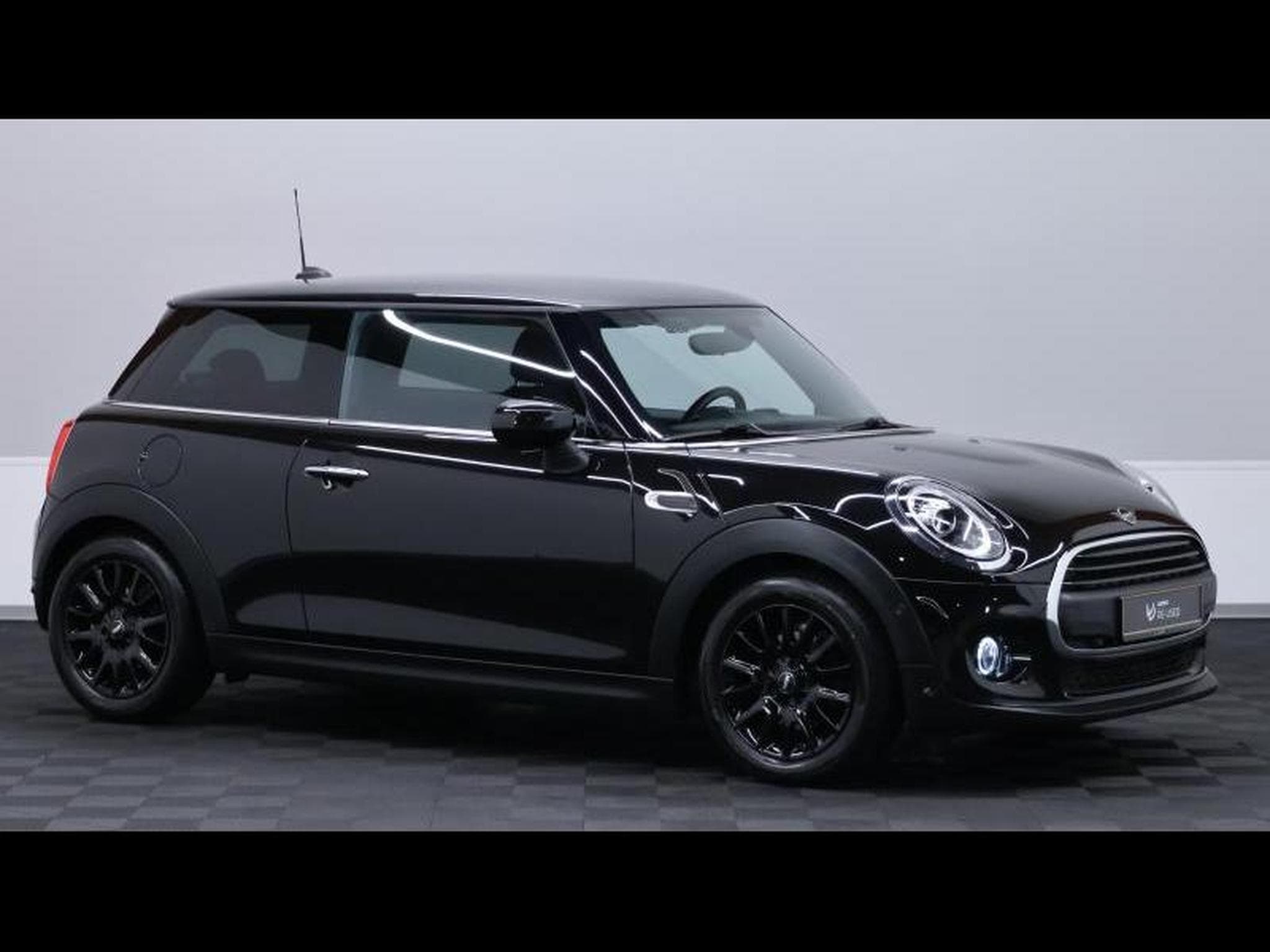 MINI Cooper 1.5 102ch steptronic (2020) - Photo 3