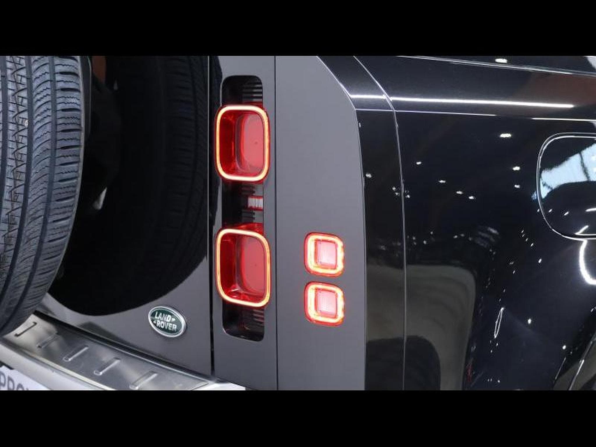Land-Rover Defender D250 XS Edition Auto (2023) - Photo 9