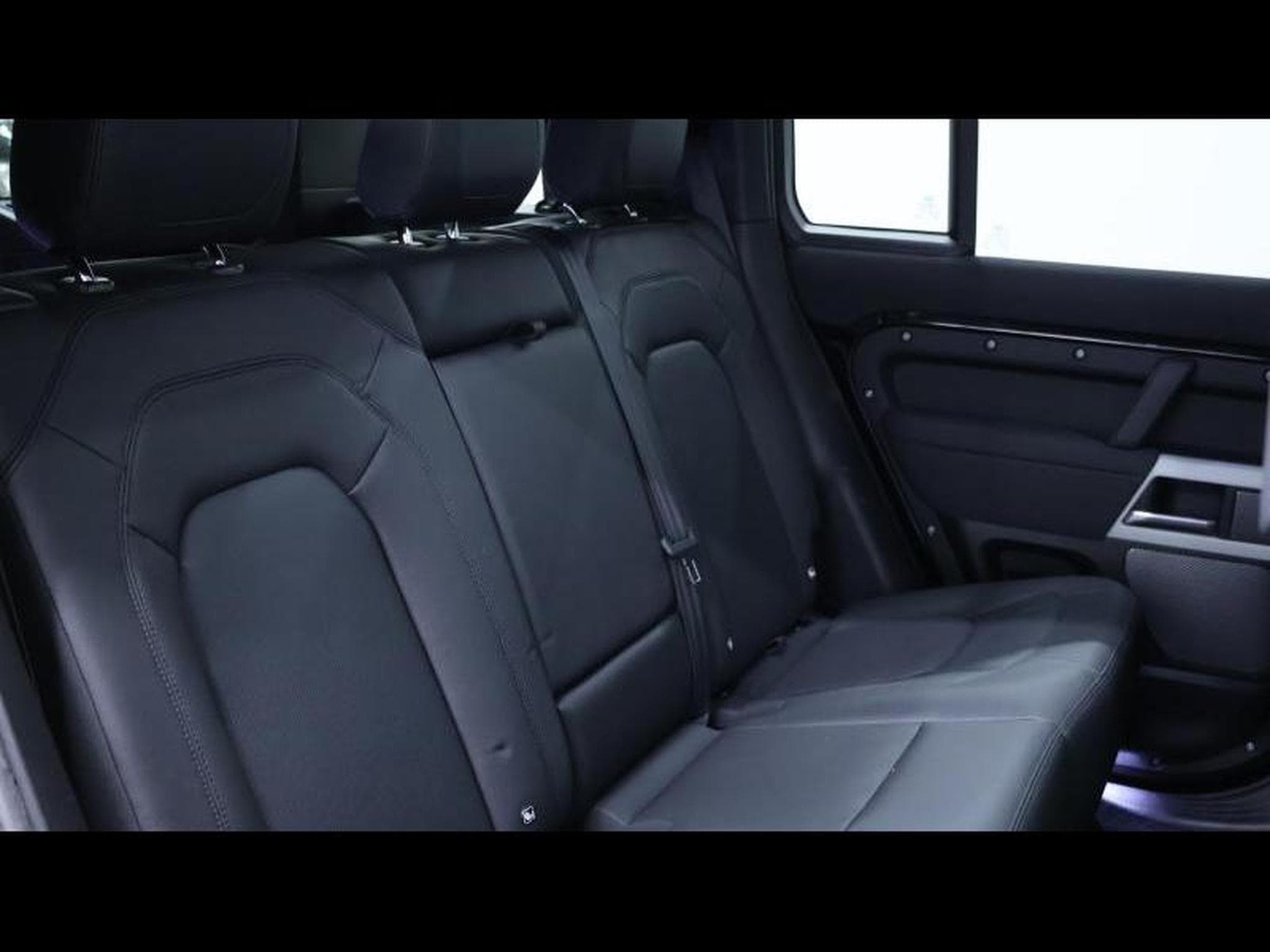 Land-Rover Defender D250 XS Edition Auto (2023) - Photo 15