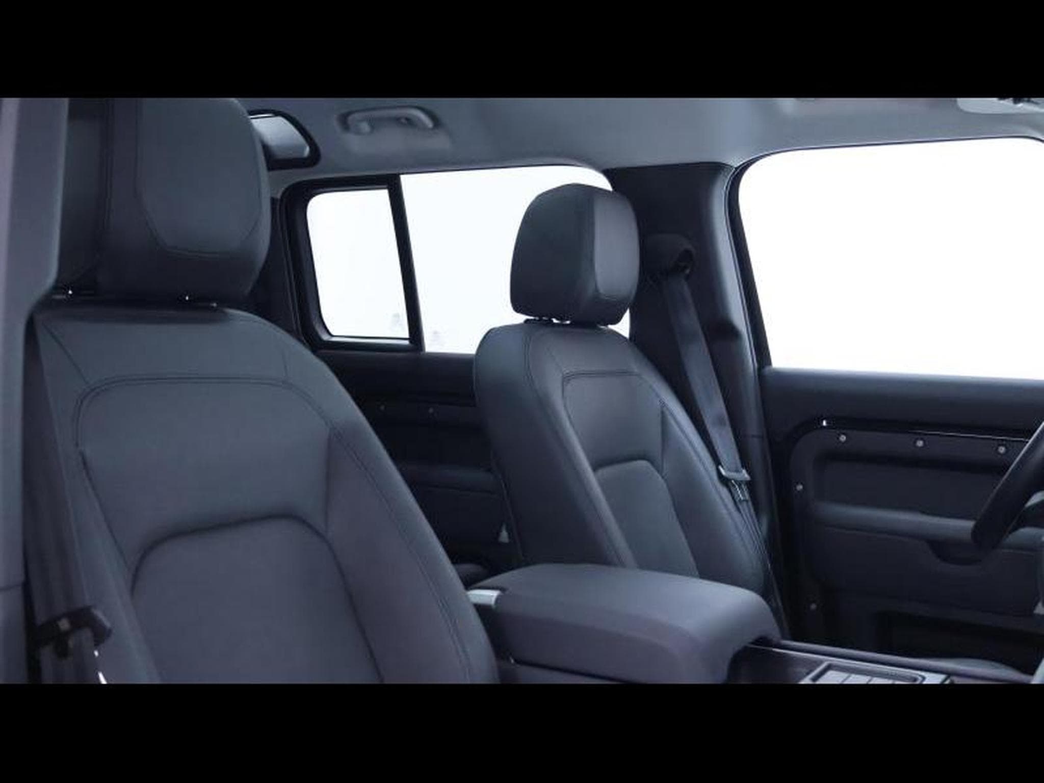 Land-Rover Defender D250 XS Edition Auto (2023) - Photo 13