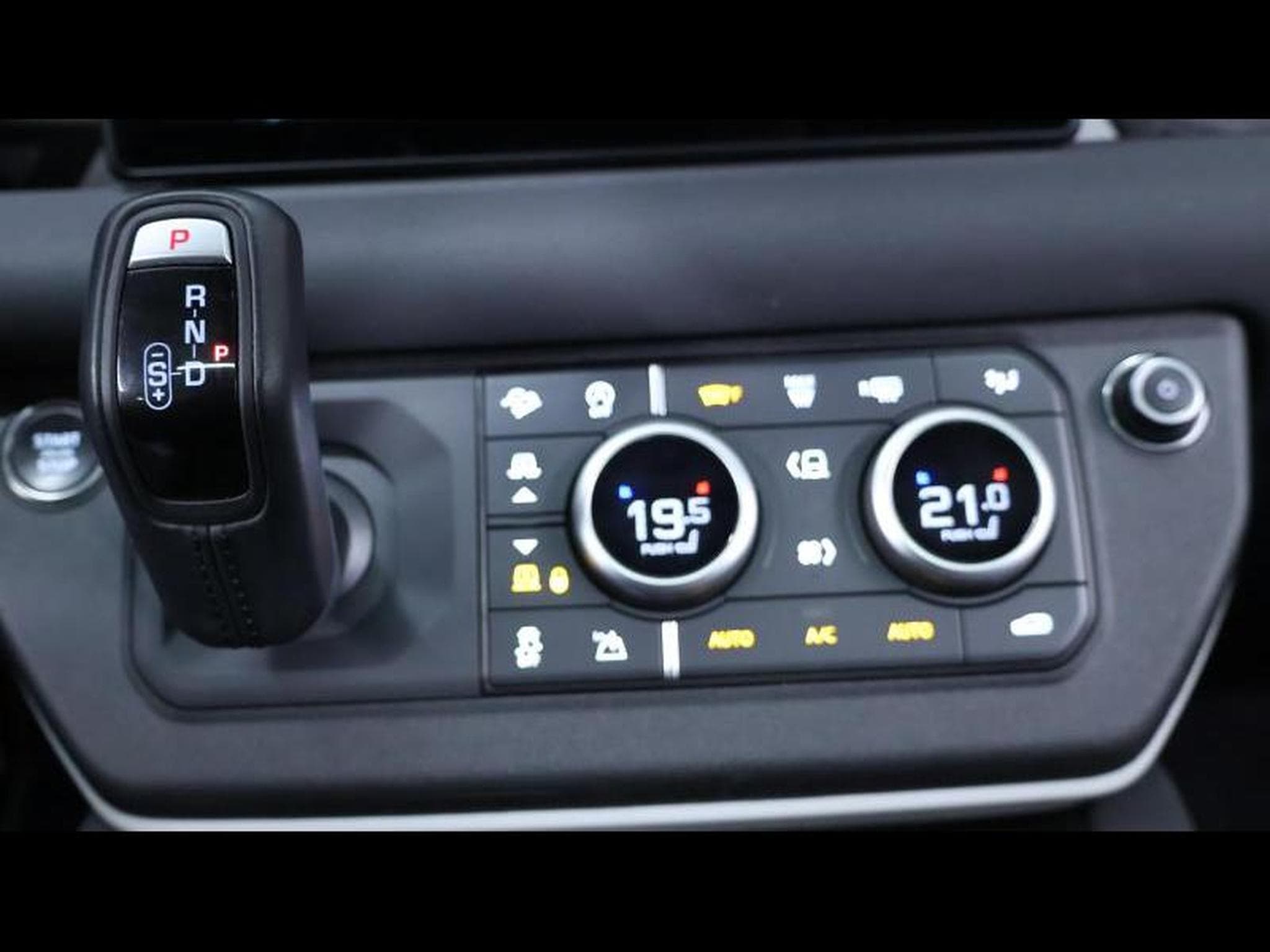 Land-Rover Defender D250 XS Edition Auto (2023) - Photo 20