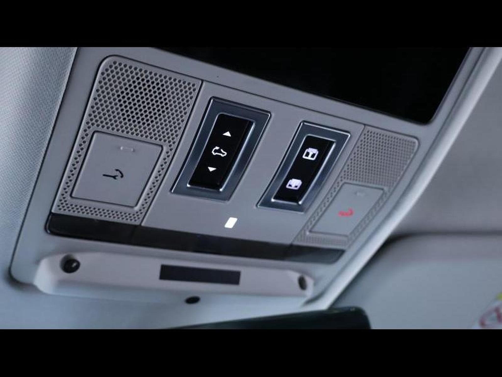 Land-Rover Defender D250 XS Edition Auto (2023) - Photo 32