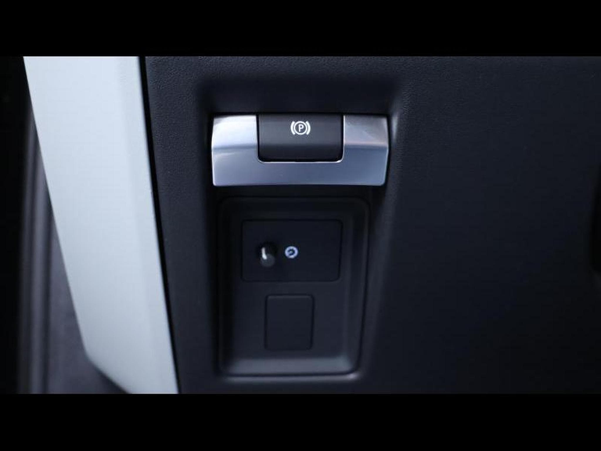 Land-Rover Defender D250 XS Edition Auto (2023) - Photo 31