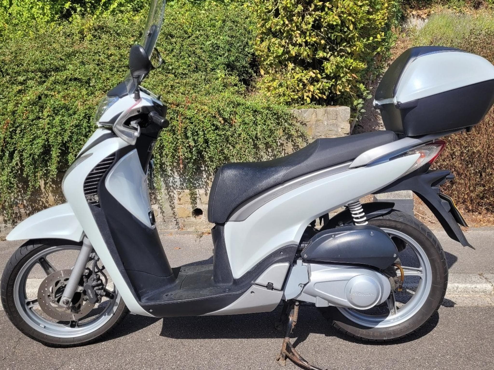 Honda SH 150r (2011) - Photo 2