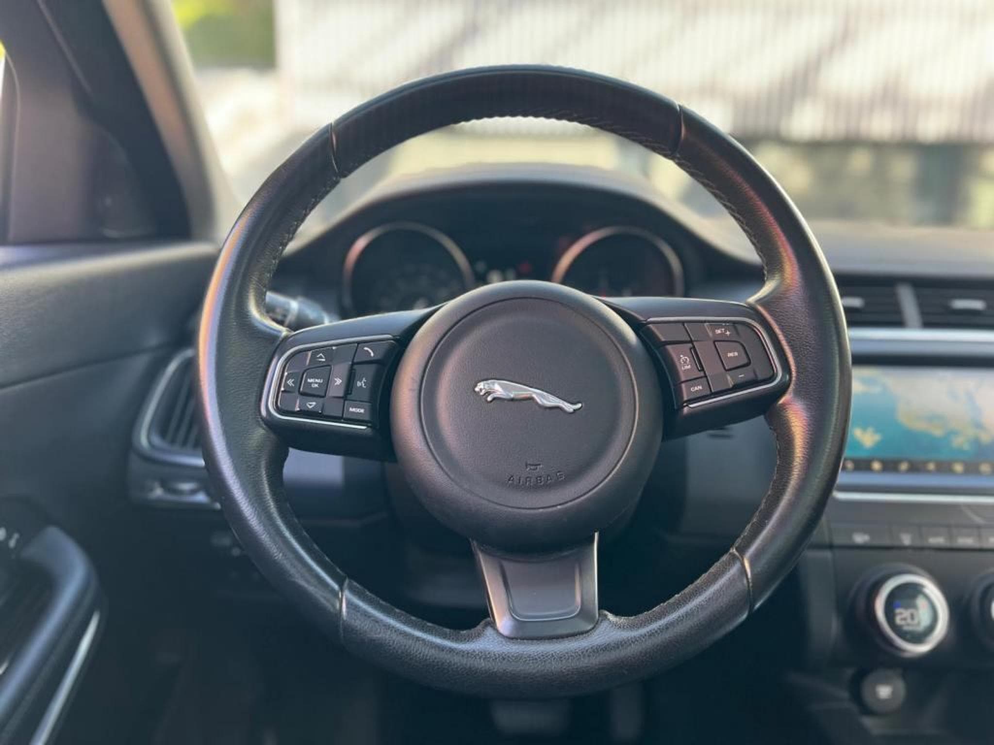 Jaguar E-Pace Automatique / Toit Panoramique (2018) - Photo 16