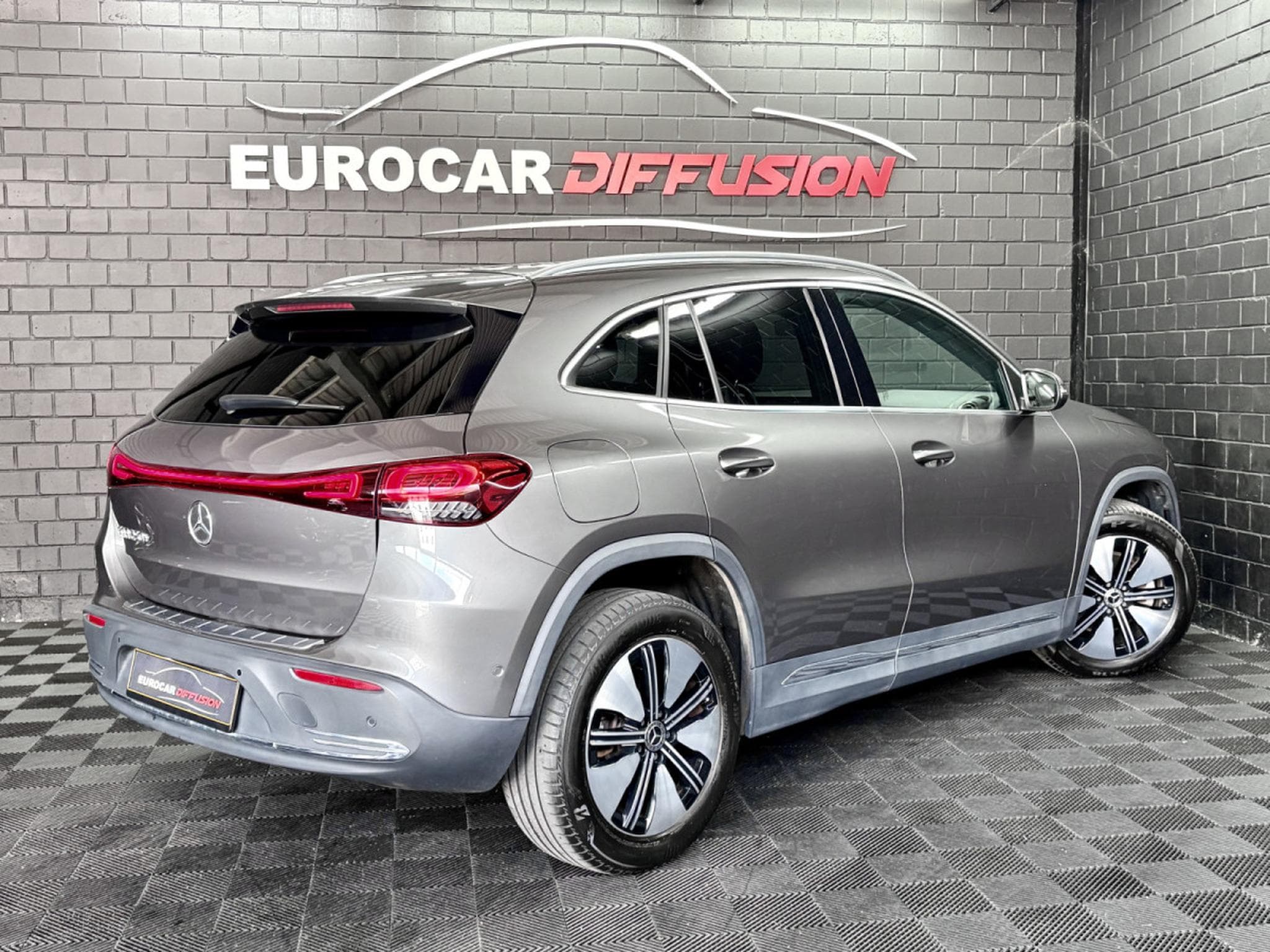 Mercedes EQA 250 71KWH BUSINESS LINE AUTO *CAM* ACC * HAYON * (2023) - Photo 7