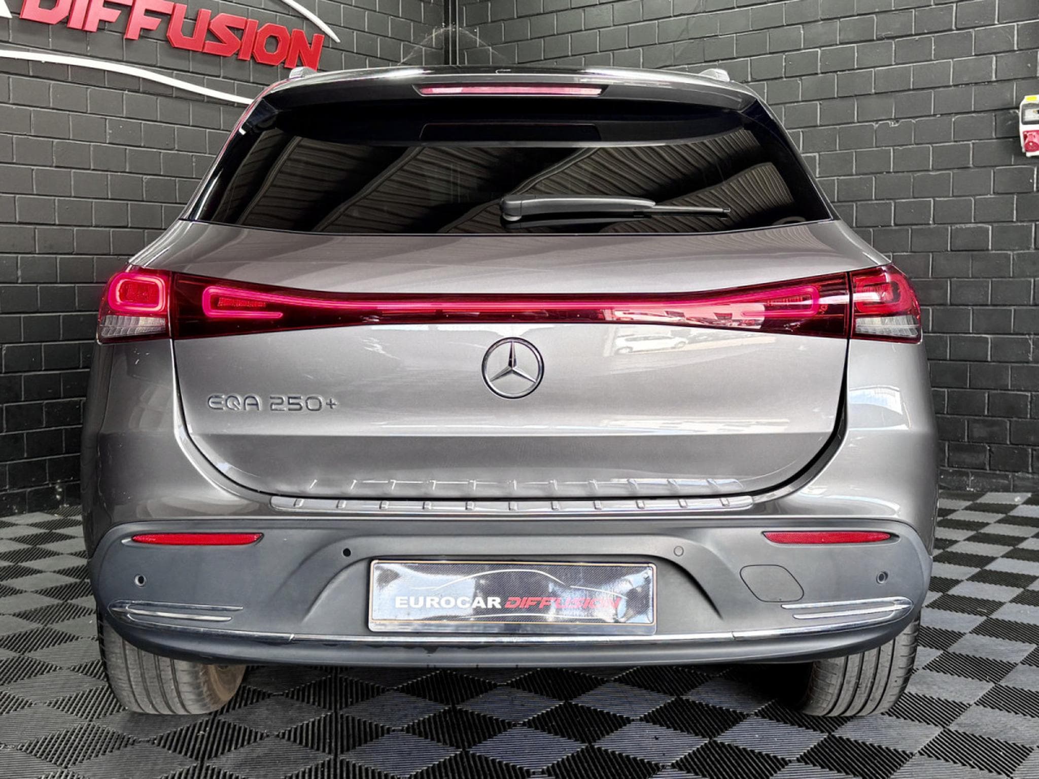 Mercedes EQA 250 71KWH BUSINESS LINE AUTO *CAM* ACC * HAYON * (2023) - Photo 6