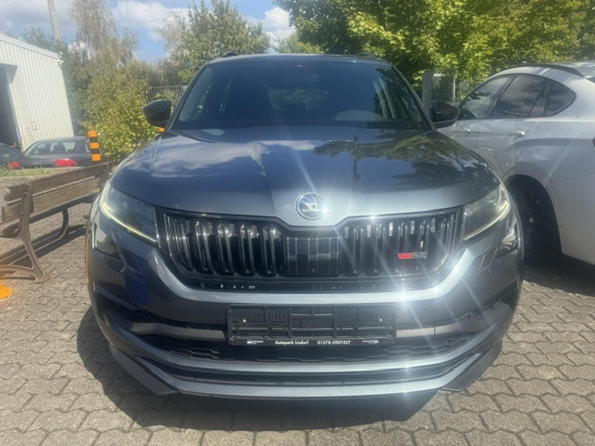 Skoda Kodiaq SKODA KODIAQ RS PANORAMA LEDER KEYLESS STANDHEIZUNG AHK (2020) - Foto 2