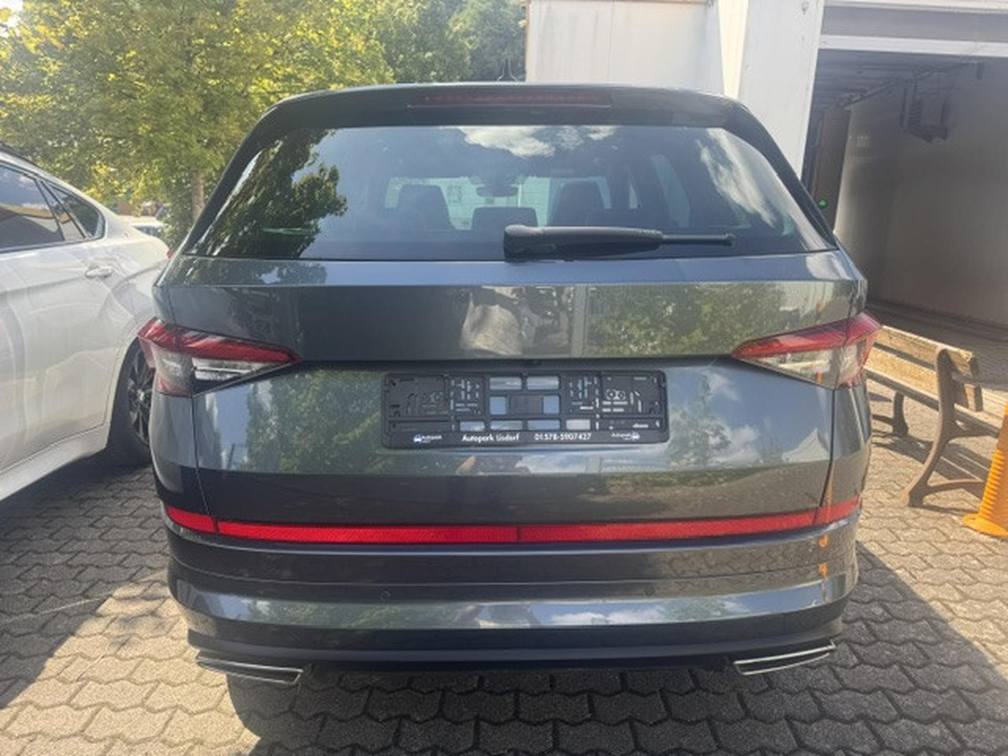 Skoda Kodiaq SKODA KODIAQ RS PANORAMA LEDER KEYLESS STANDHEIZUNG AHK (2020) - Foto 10