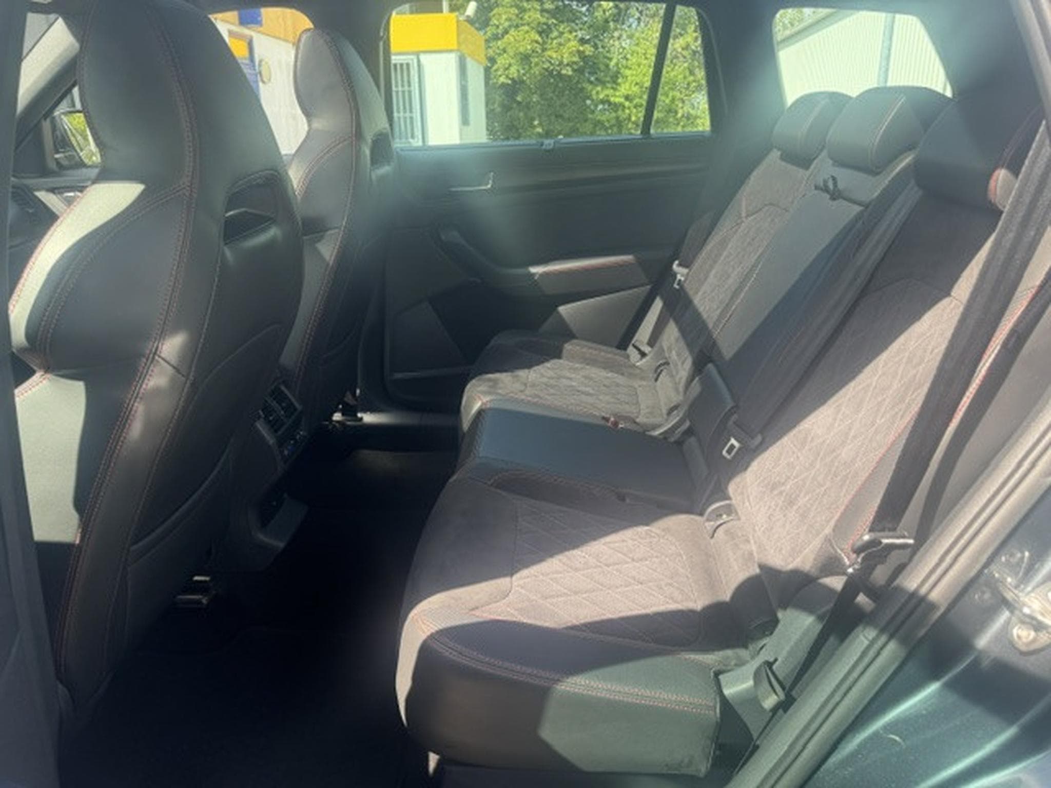 Skoda Kodiaq SKODA KODIAQ RS PANORAMA LEDER KEYLESS STANDHEIZUNG AHK (2020) - Foto 14