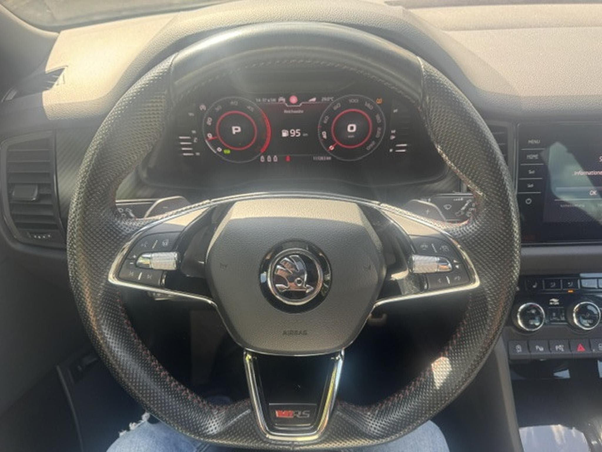 Skoda Kodiaq SKODA KODIAQ RS PANORAMA LEDER KEYLESS STANDHEIZUNG AHK (2020) - Foto 20