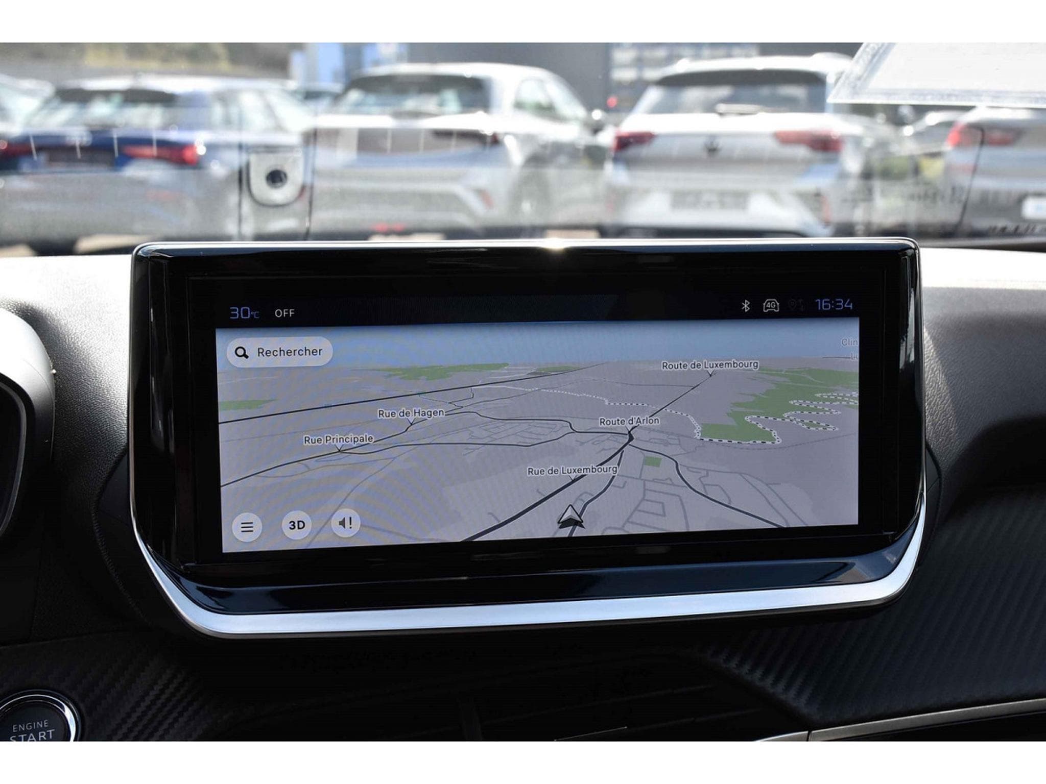 Peugeot 2008 1.2 PureTech Allure ACC GPS LANE SIDE REGUL CAM 360 1° MAIN (2025) - Photo 10