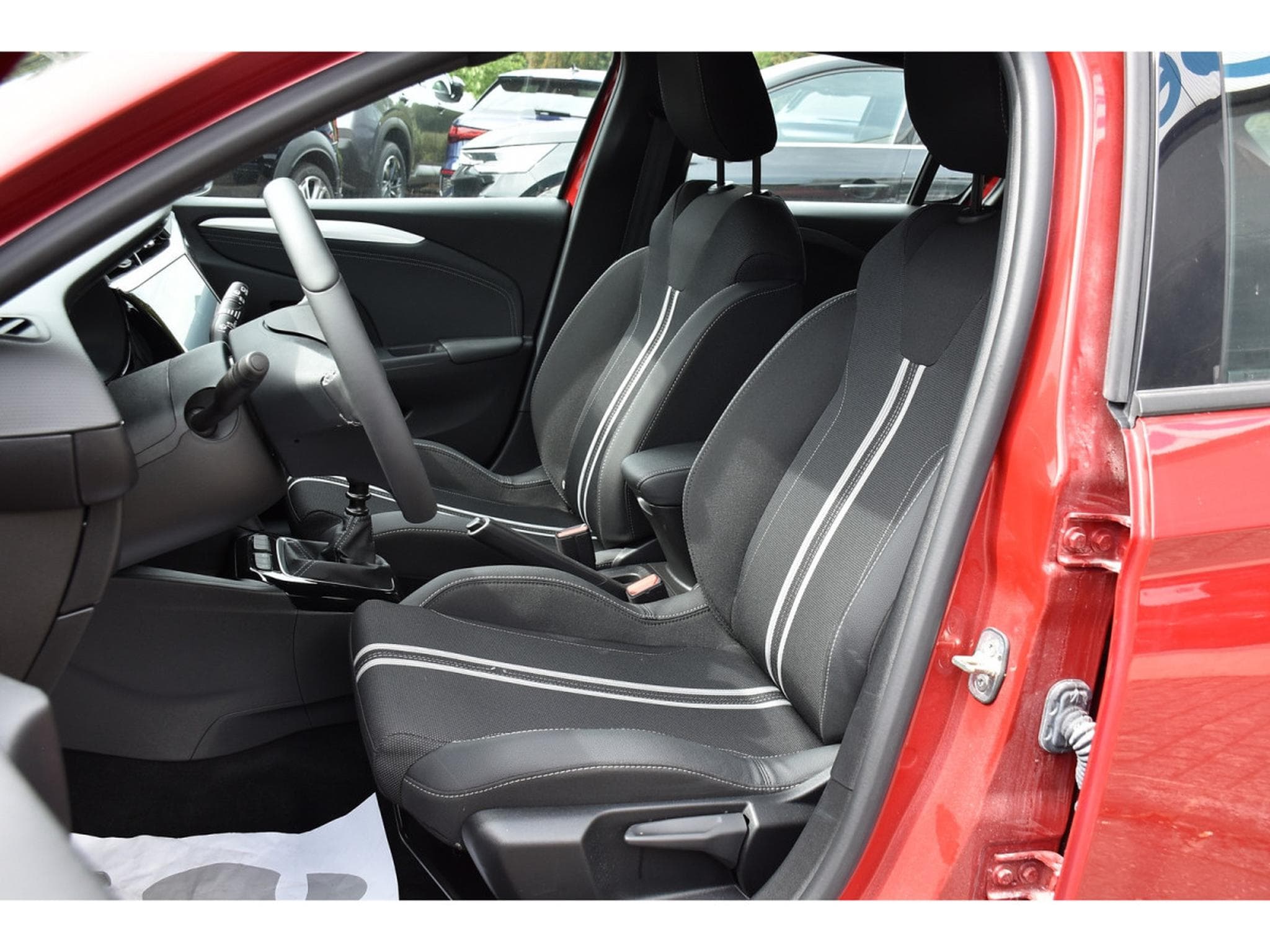 Opel Corsa 1.2 Turbo GS REGUL LANE SIDE CAM NEUVE (2025) - Photo 6