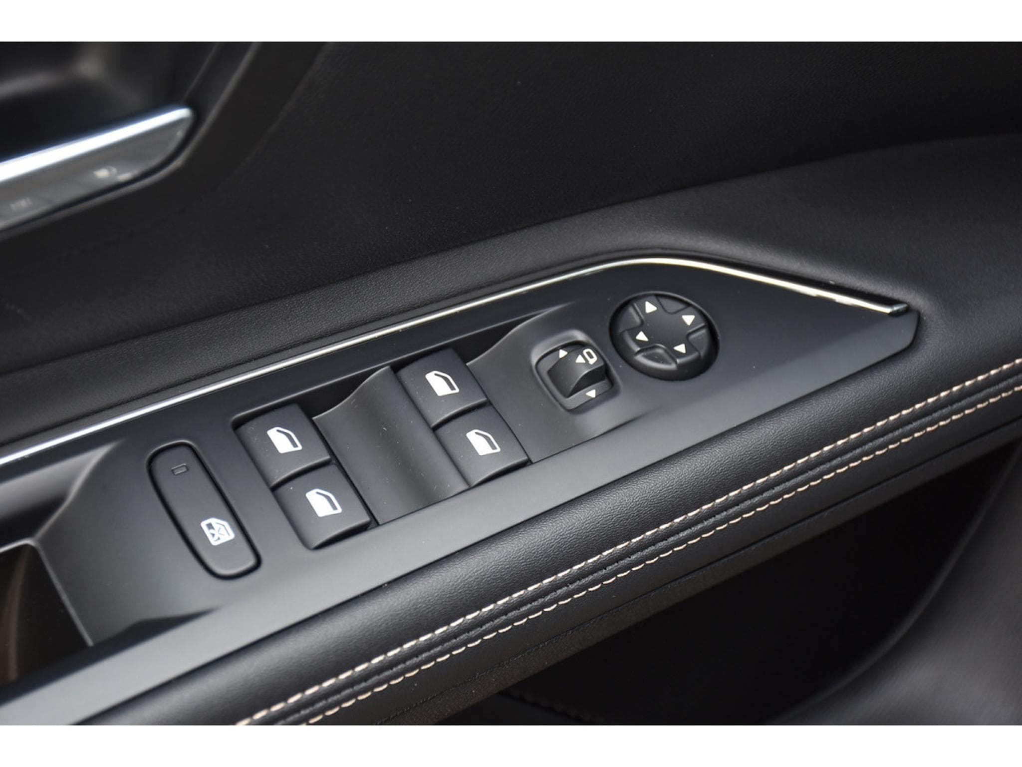 Peugeot 5008 1.2 130 GT EAT8 SG CHFF ACC LANE SIDE CAM 1° MAIN (2024) - Photo 22