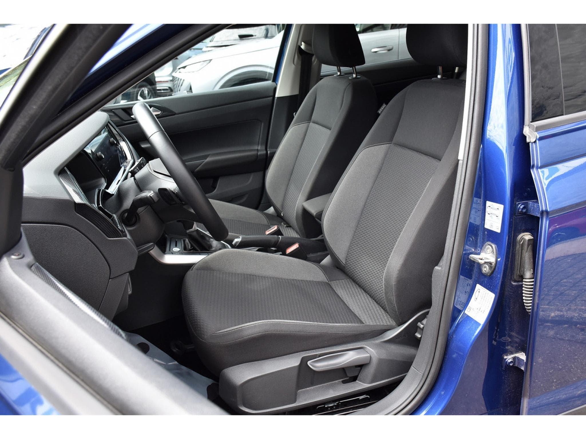 VW Taigo 1.0 TSI Life DSG ACC TRAVEL CAM KEYLESS JA17 1° MAIN (2025) - Foto 6