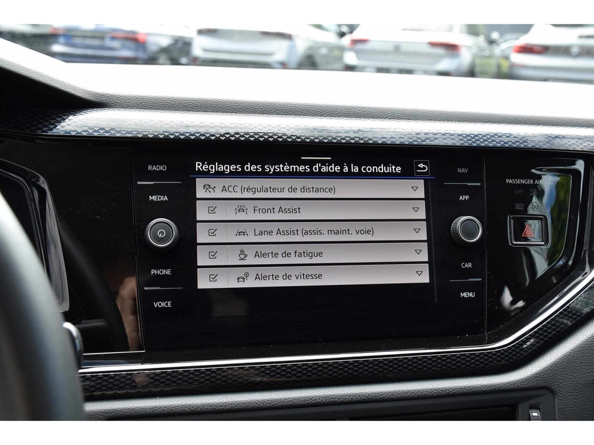 VW Taigo 1.0 TSI Life DSG ACC TRAVEL CAM KEYLESS JA17 1° MAIN (2025) - Foto 12