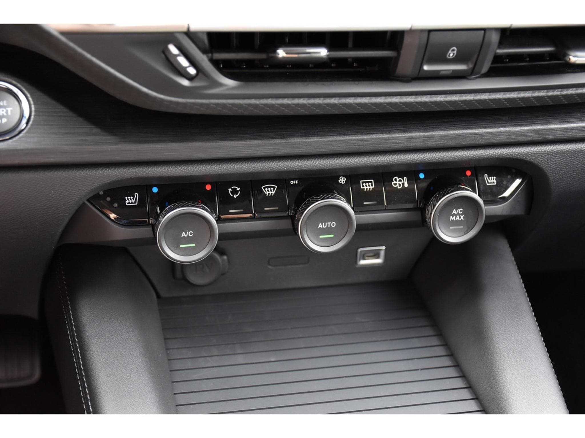 Citroën C5 X 1.2 PureTech PLUS EAT8 CUIR ACC LANE HUD CAM 1° MAIN (2024) - Foto 20