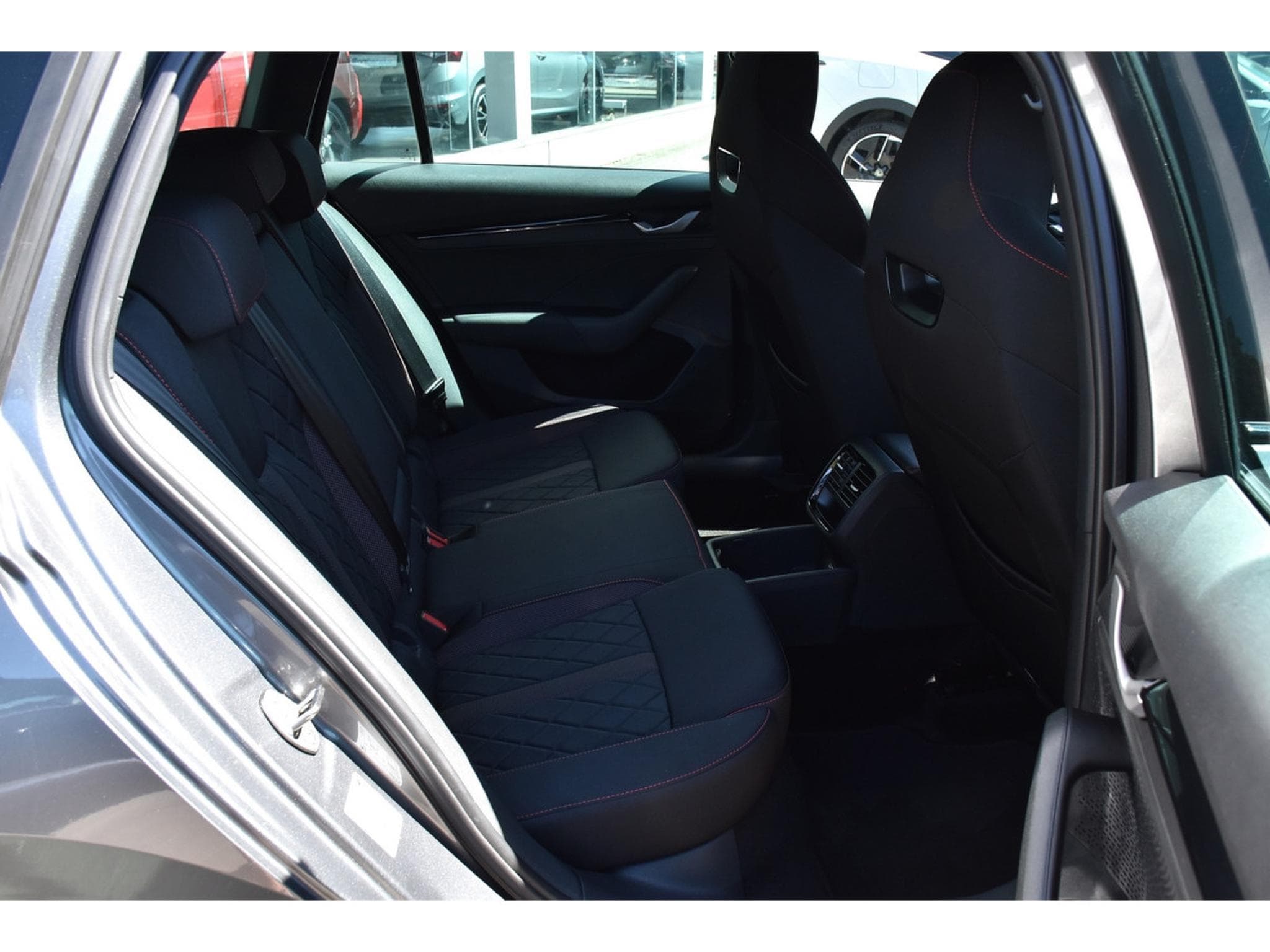 Skoda Octavia Combi 2.0 TSI RS DSG TRAVEL SIDE ATT RMQ 1° MAIN (2025) - Foto 8