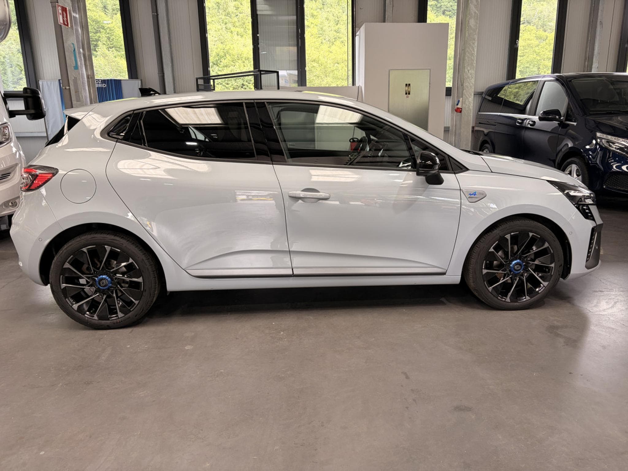 Renault Clio V 1.0 TCe Esprit Alpine (2025) - Photo 2