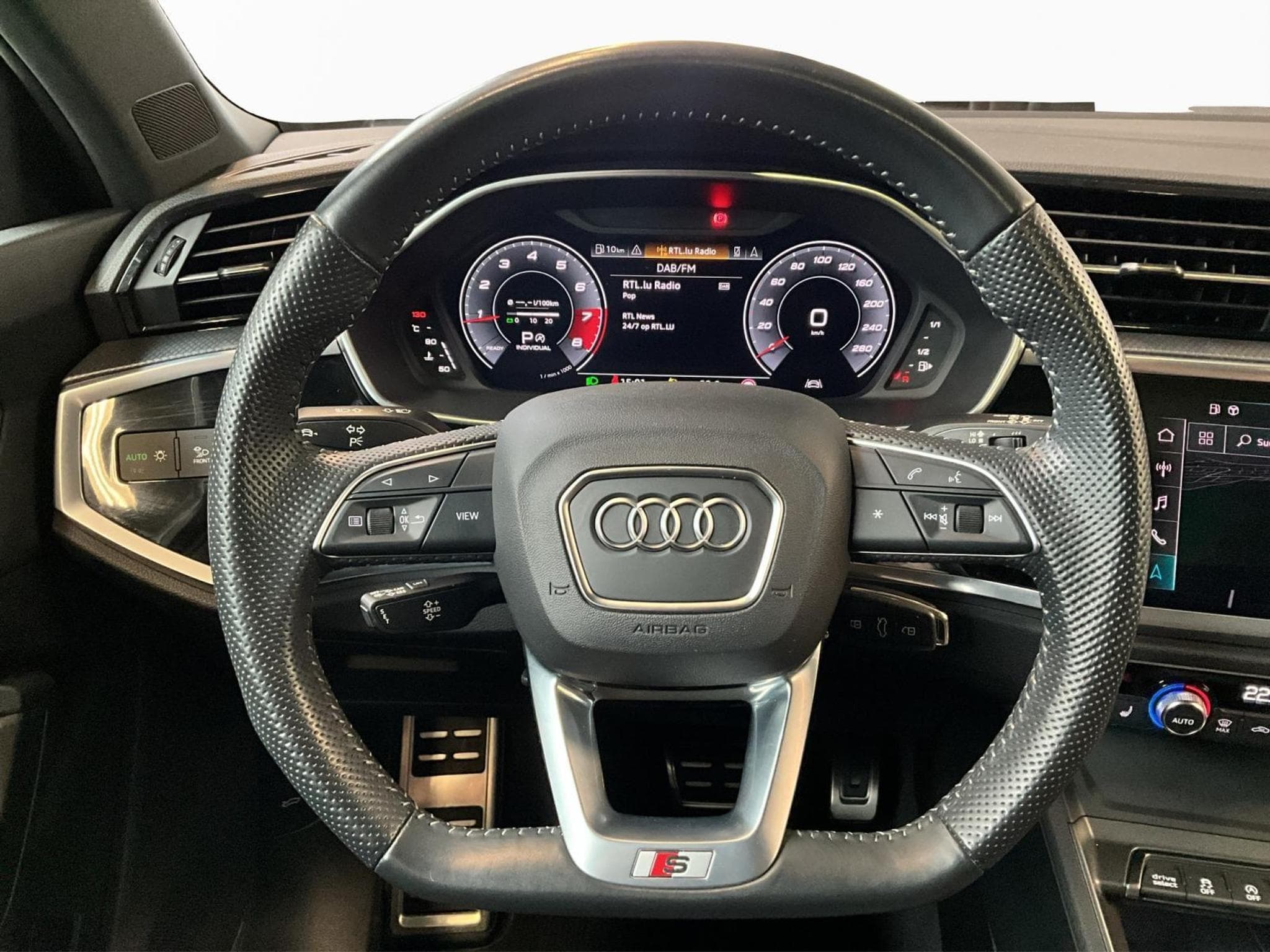 Audi Q3 S-line+S-Tronic+Quattro+Pano+LM19+P.Premium+Black-Style (2020) - Foto 10