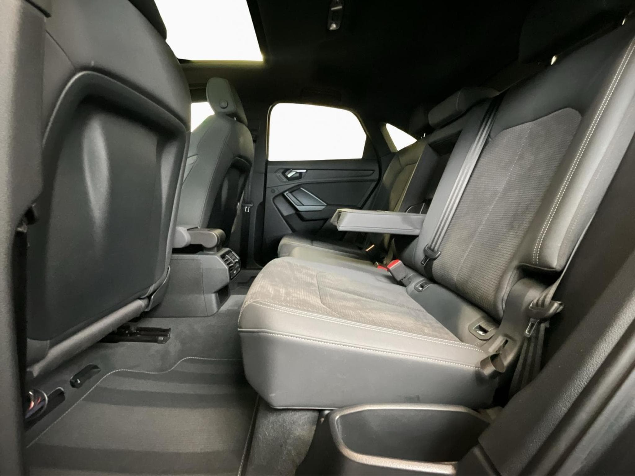 Audi Q3 S-line+S-Tronic+Quattro+Pano+LM19+P.Premium+Black-Style (2020) - Foto 16